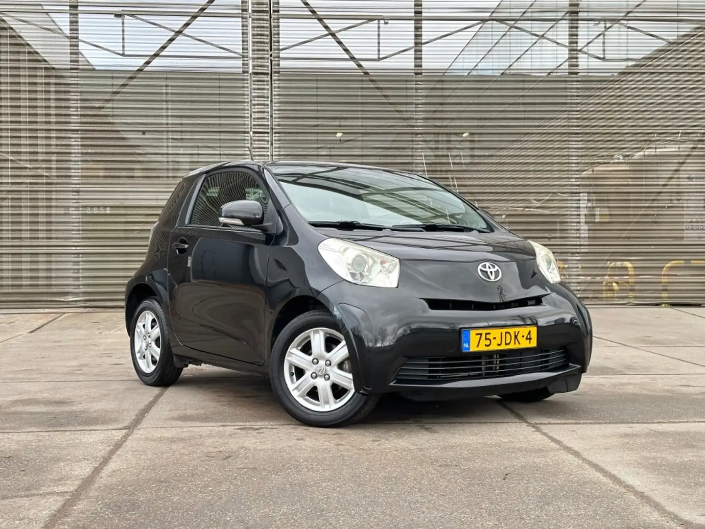 Toyota iQ 1.0 VVTI COMFORT AIRCO/LM VELGEN !! Schwarz - 2