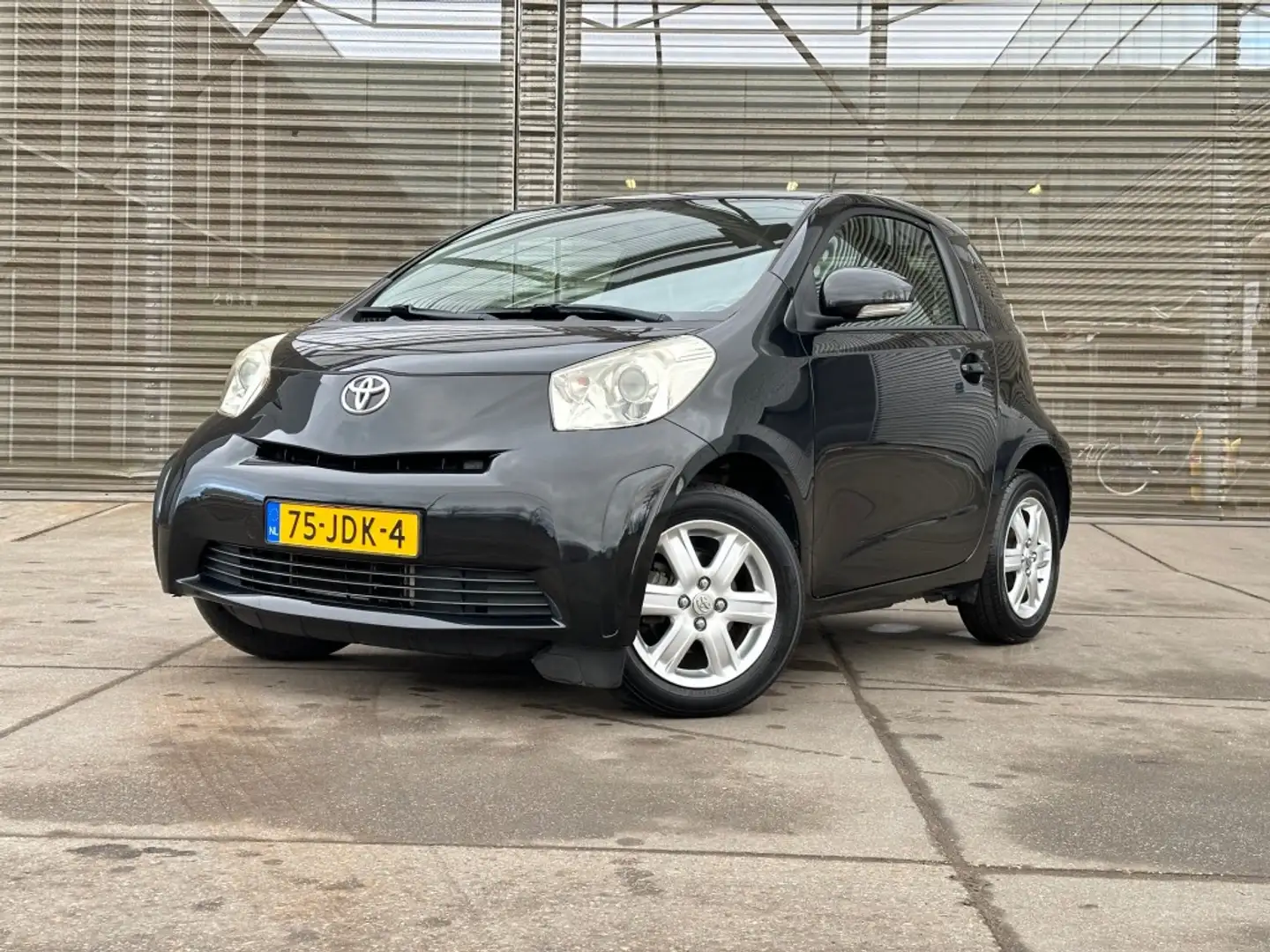 Toyota iQ 1.0 VVTI COMFORT AIRCO/LM VELGEN !! Schwarz - 1