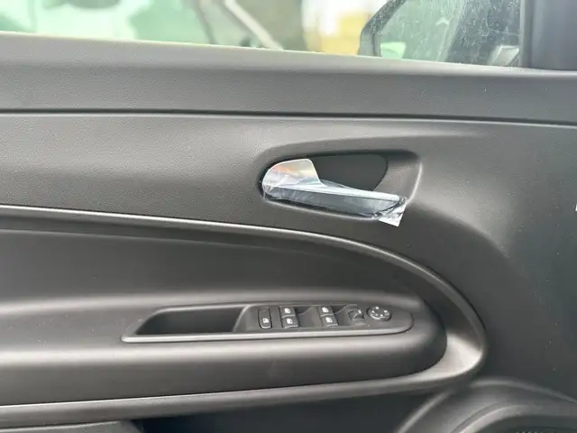 Jeep Avenger view 14