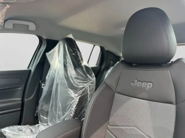 Jeep Avenger view 9