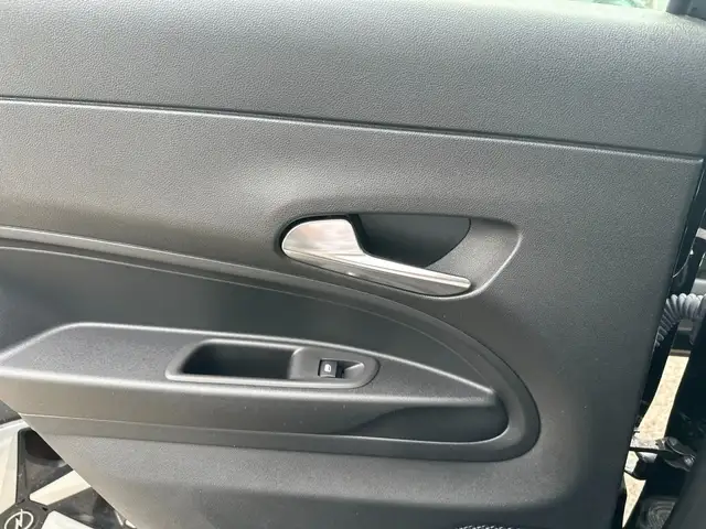 Jeep Avenger view 13