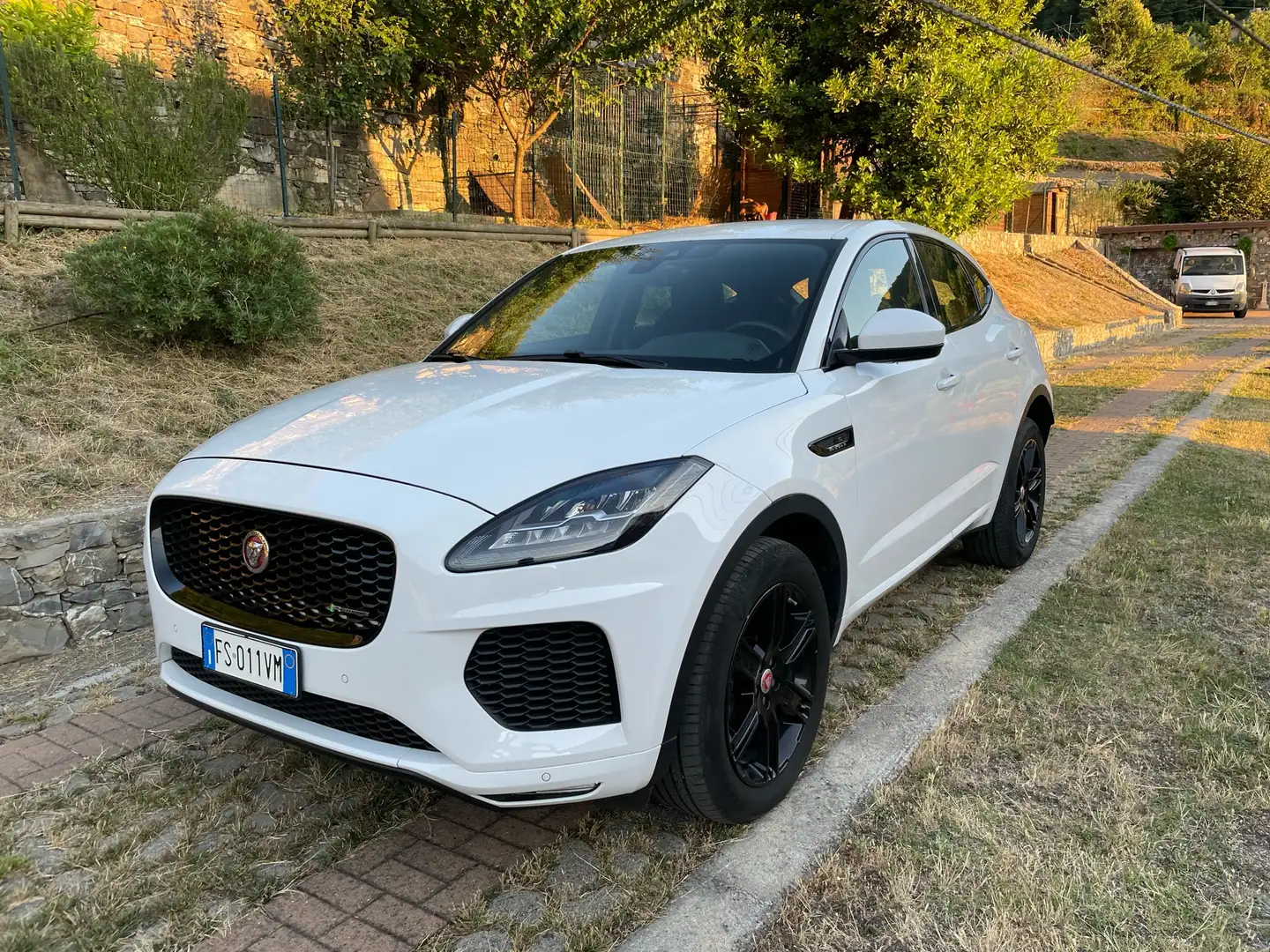 Jaguar E-Pace 2.0d i4 R-Dynamic S awd 150cv auto - 1