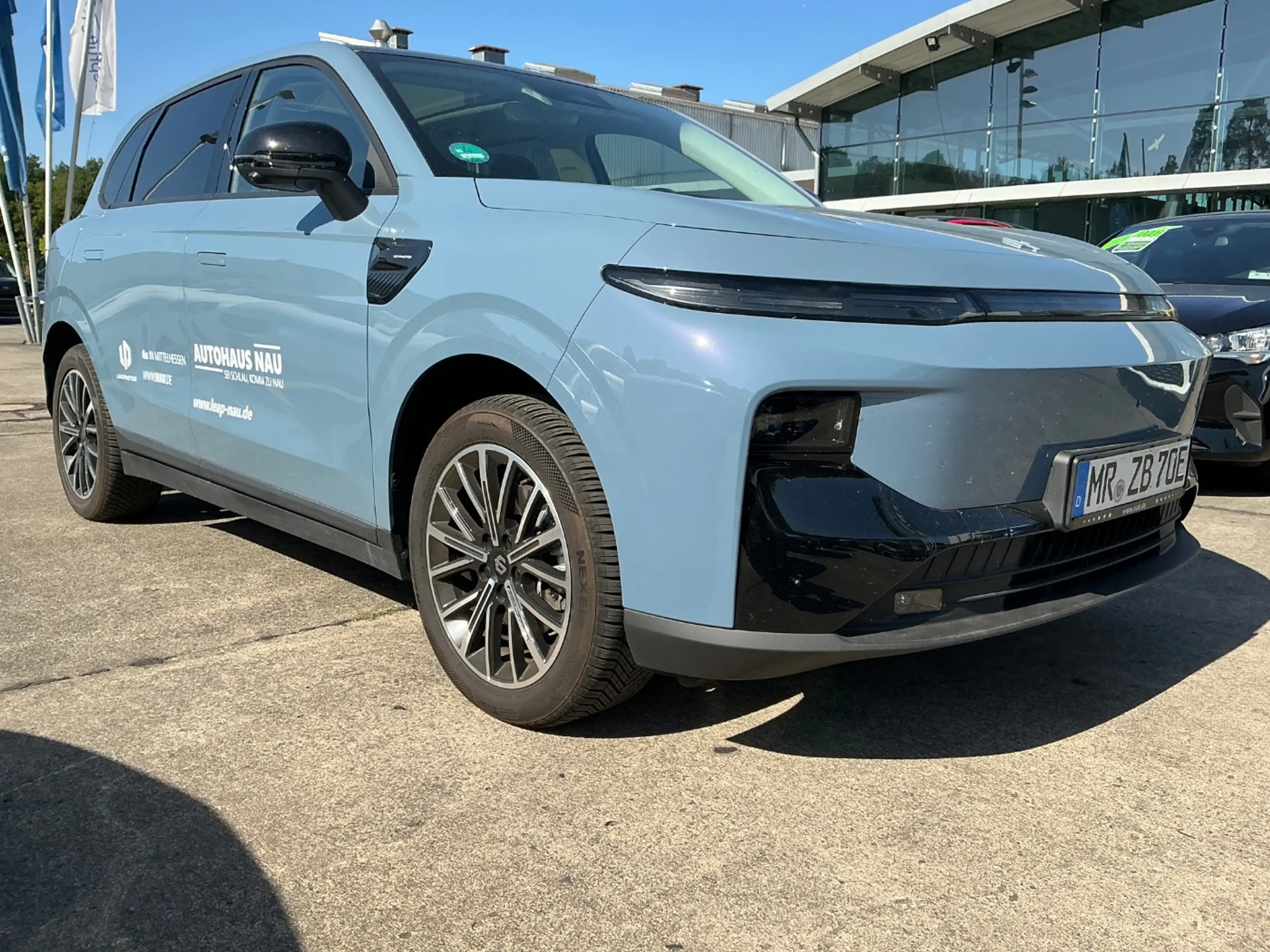 Leapmotor B10 67 W BEV Design Pro Max Leder+AUT — photo 12