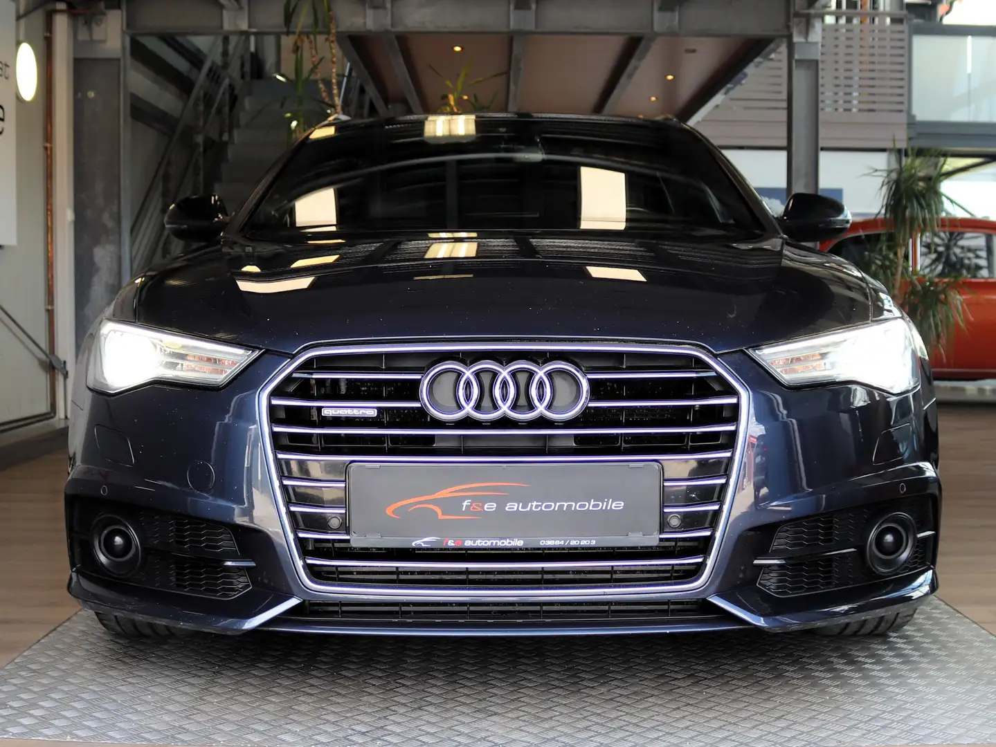 Audi A6 Avant 3.0 TDI quattro Intense Blau - 2