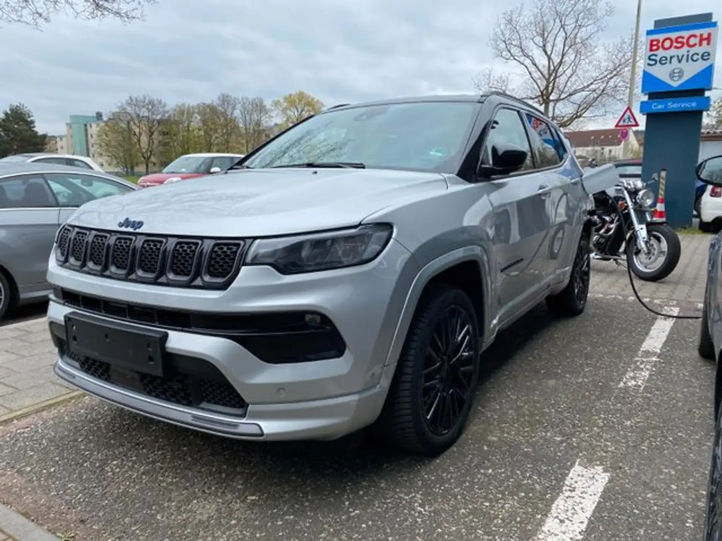 Jeep Compass S Plug-In Hybrid 4WD Silber - 1