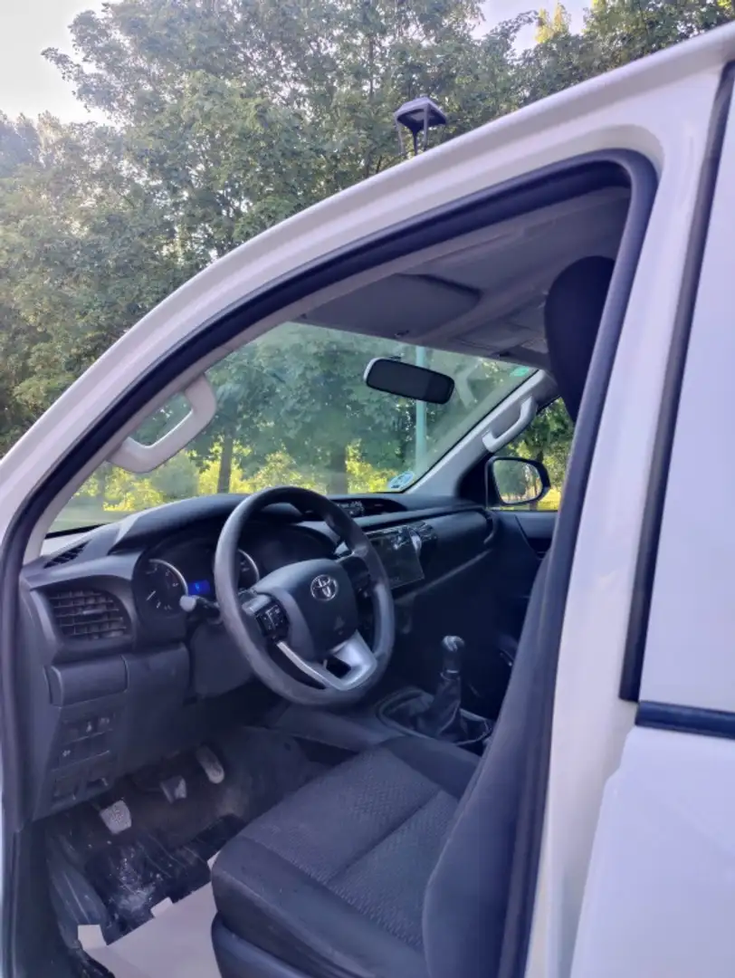 Toyota Hilux Cabina Doble GX Blanco - 2