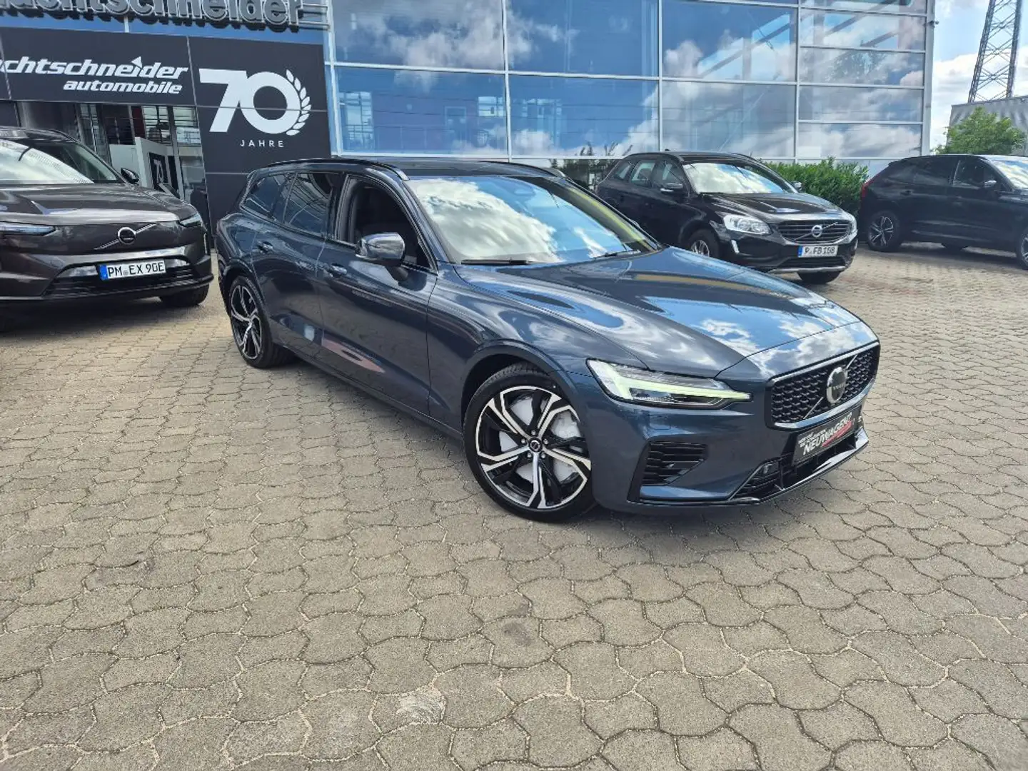 Volvo V60 T6 AWD Plus Dark+Lagom-Pak+Licht-Pak+SOFORT Blau - 2