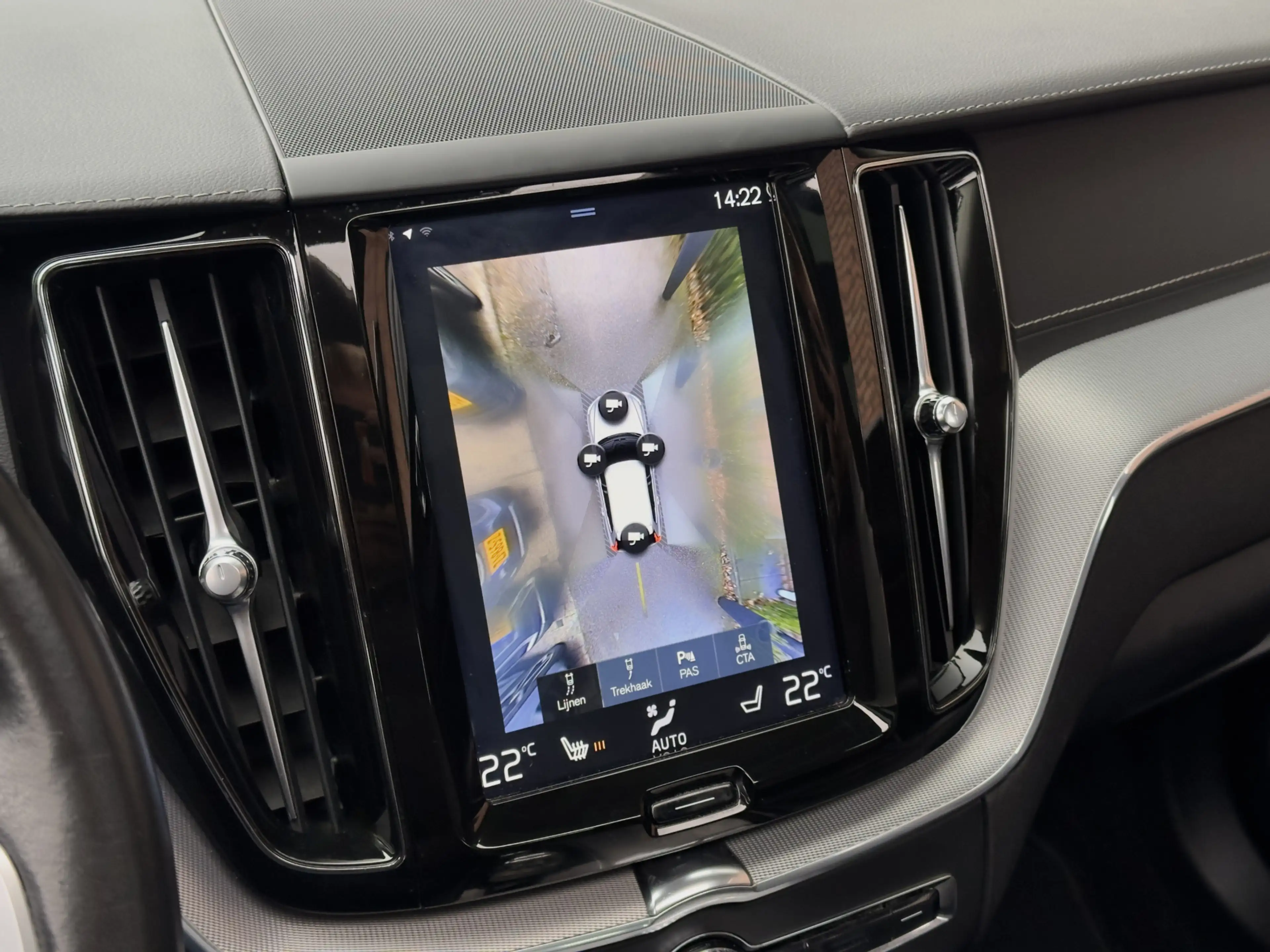 Volvo XC60 2.0 T8 AUT8 TWIN ENGINE AWD INSCRIPTION PANODAK LE — photo 11