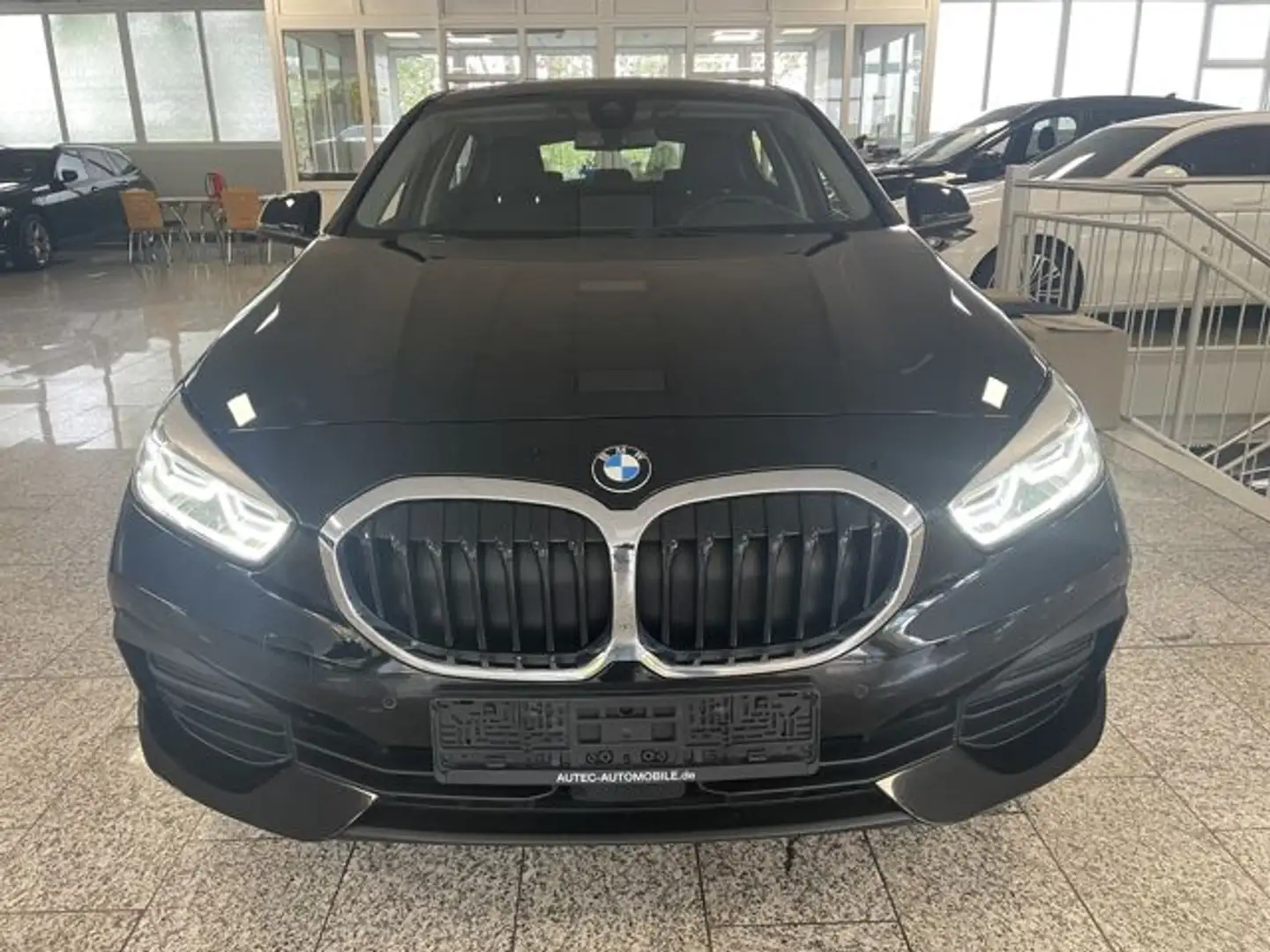 BMW 118 i Advantage NAVI+HEAD-UP+SITZHEIZUNG+LED Schwarz - 2