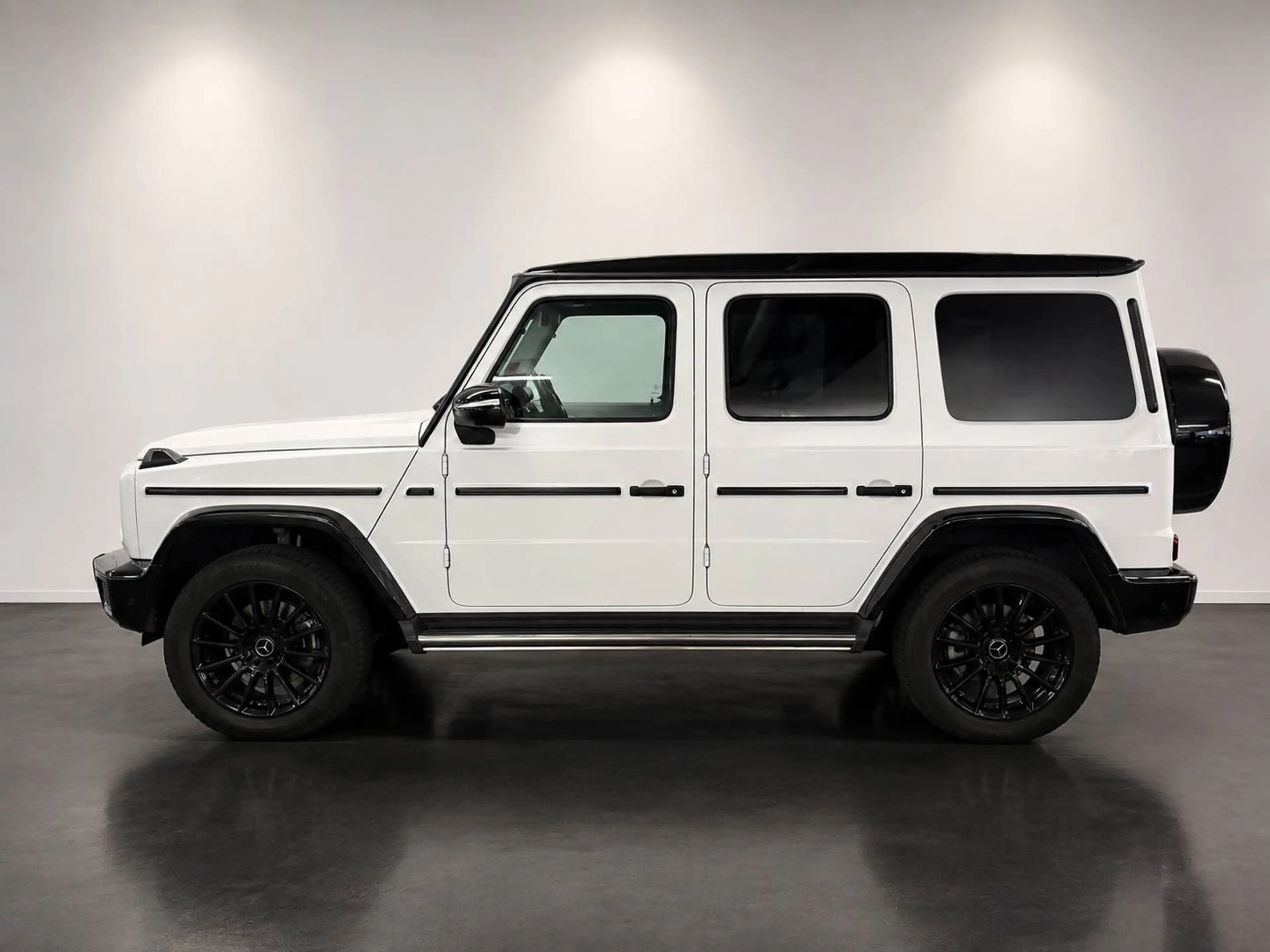 Mercedes-Benz G 350 G-Klasse Station-Wagon Diesel 5-Türer d 9G-TRONIC AMG Line — photo 4