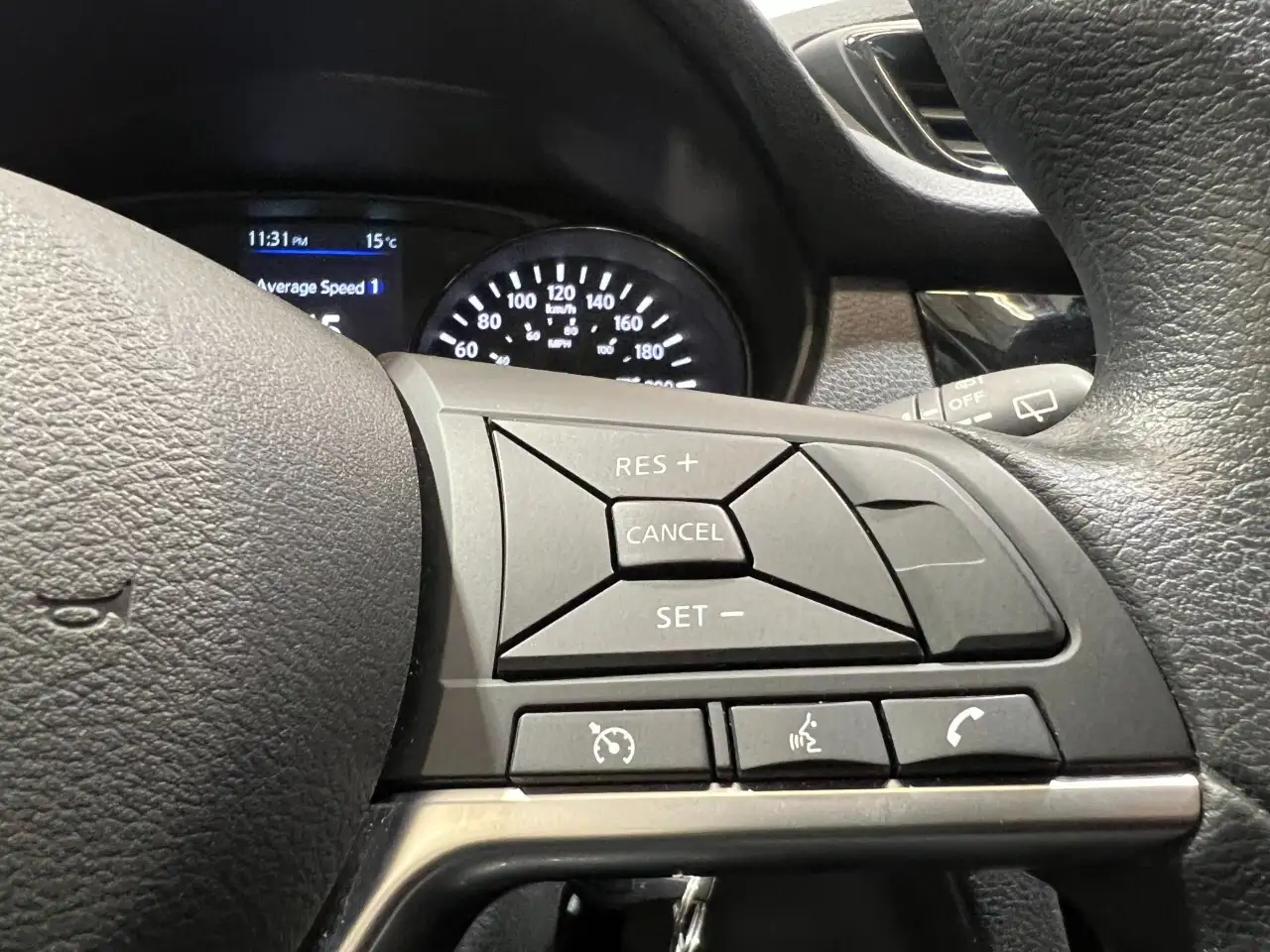 Nissan Qashqai снимка Nissan Qashqai