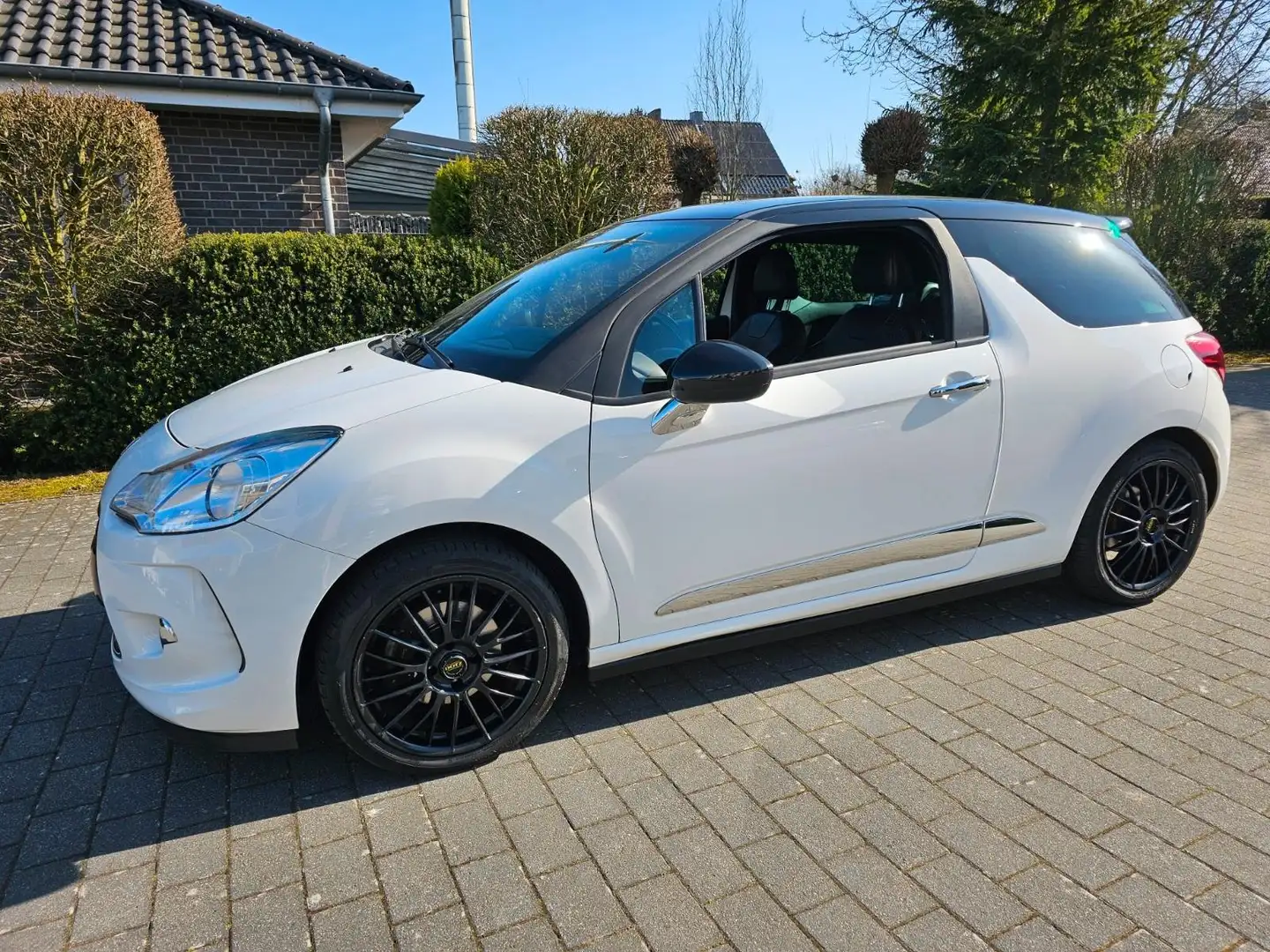 Citroen DS3 DS3 1.6 THP SportChic Bílá - 1