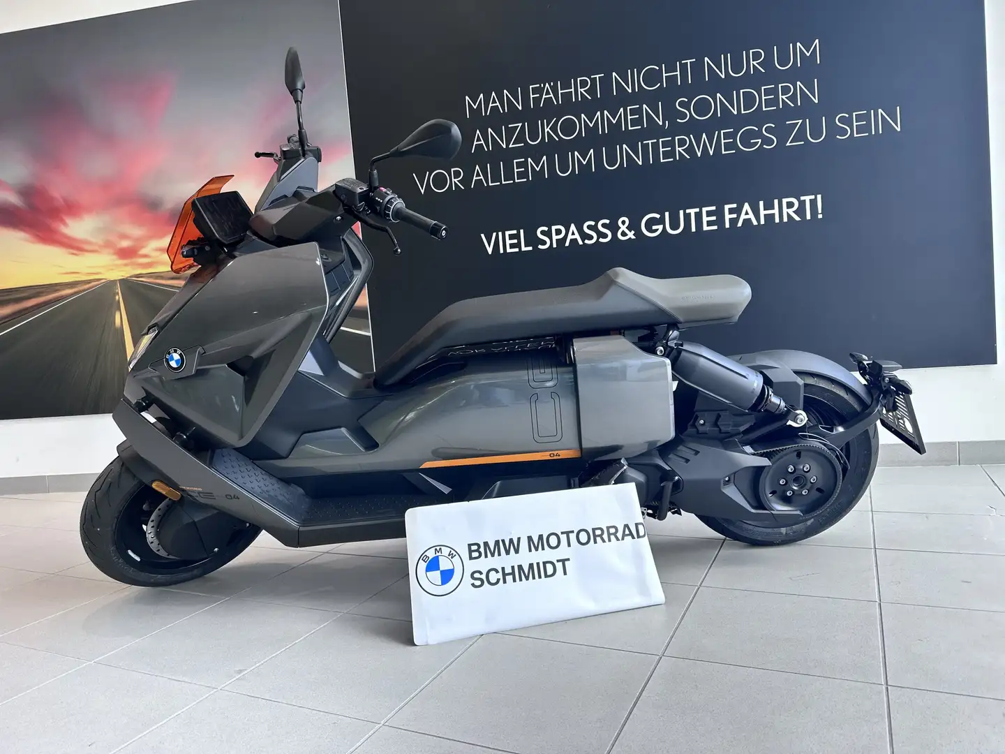 BMW CE 04 Grau - 2