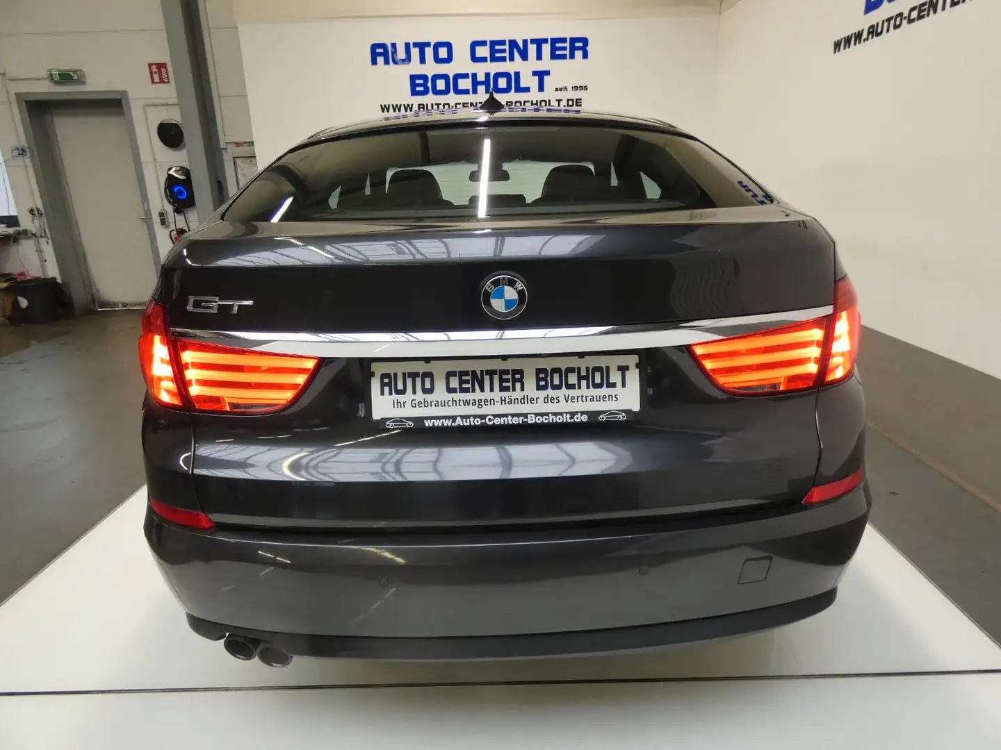 BMW 530 *Leder*Navi*Panorama*RFK*Xenon Grau - 2