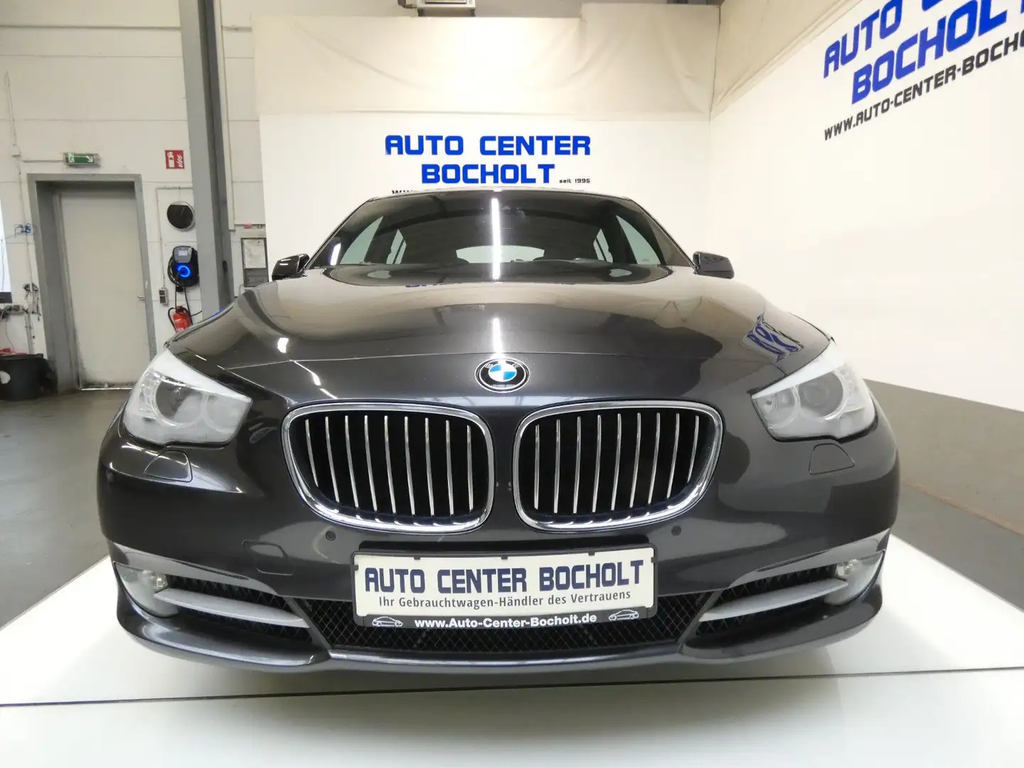 BMW 530 *Leder*Navi*Panorama*RFK*Xenon Grau - 1