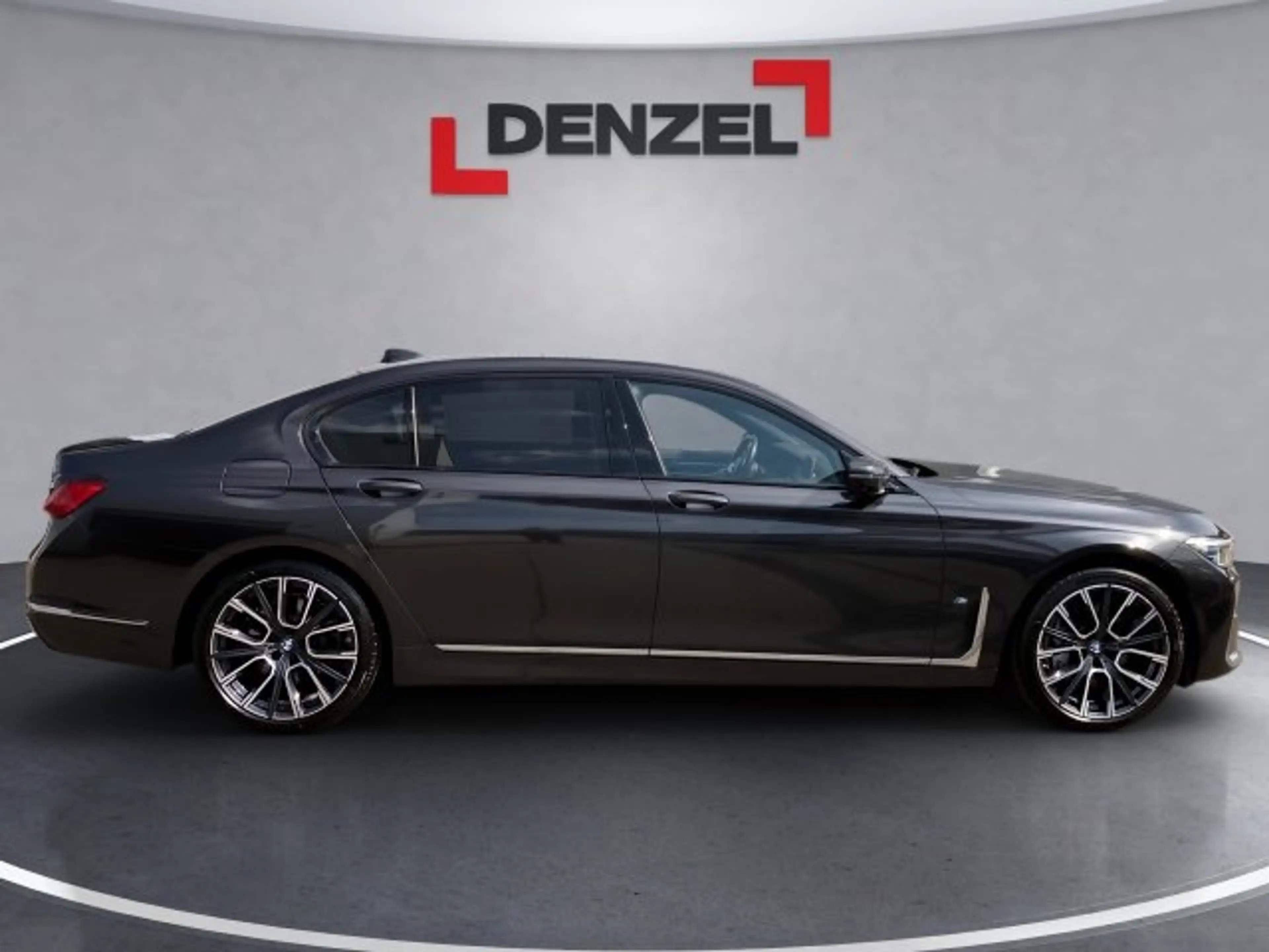 BMW 745 Le xDrive G12 — photo 5