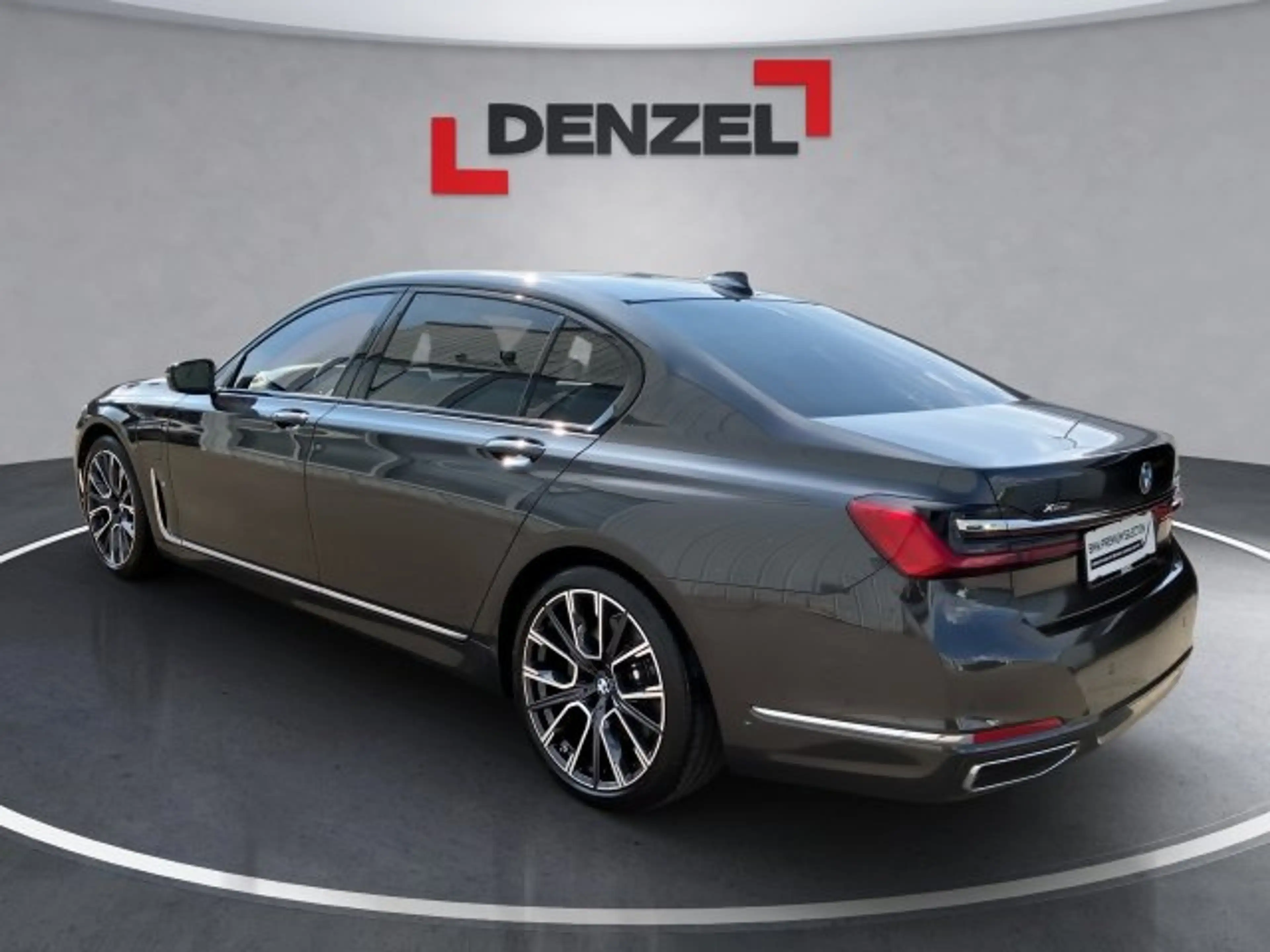 BMW 745 Le xDrive G12 — photo 3