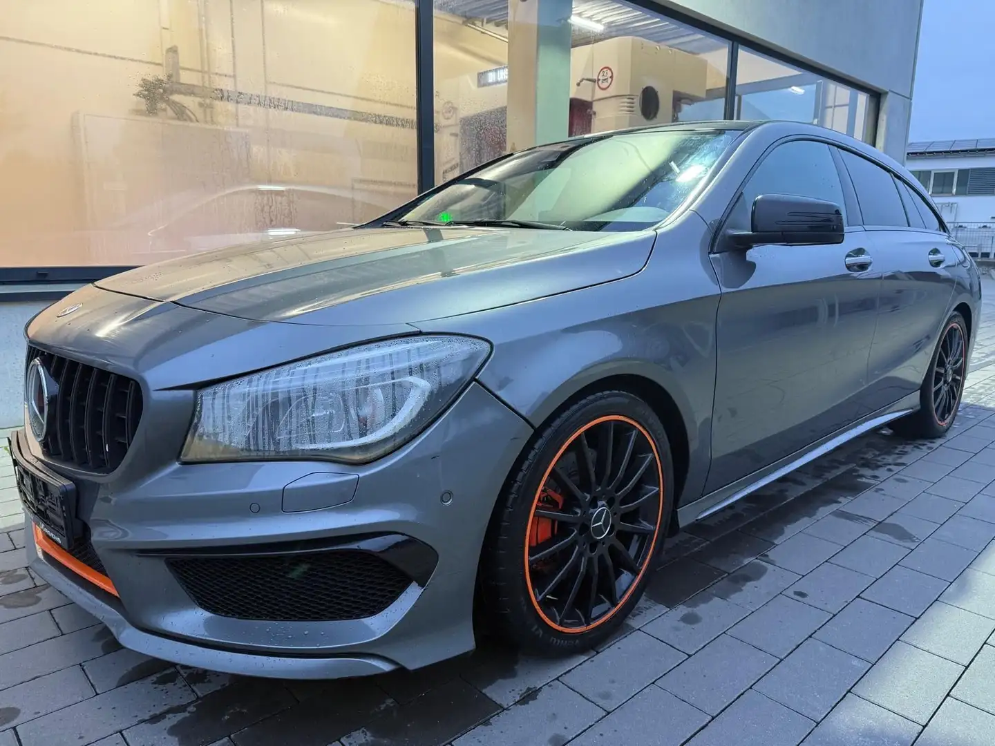 Mercedes-Benz CLA Shooting Brake CLA 220 CDI d 4Matic AMG Grey - 1