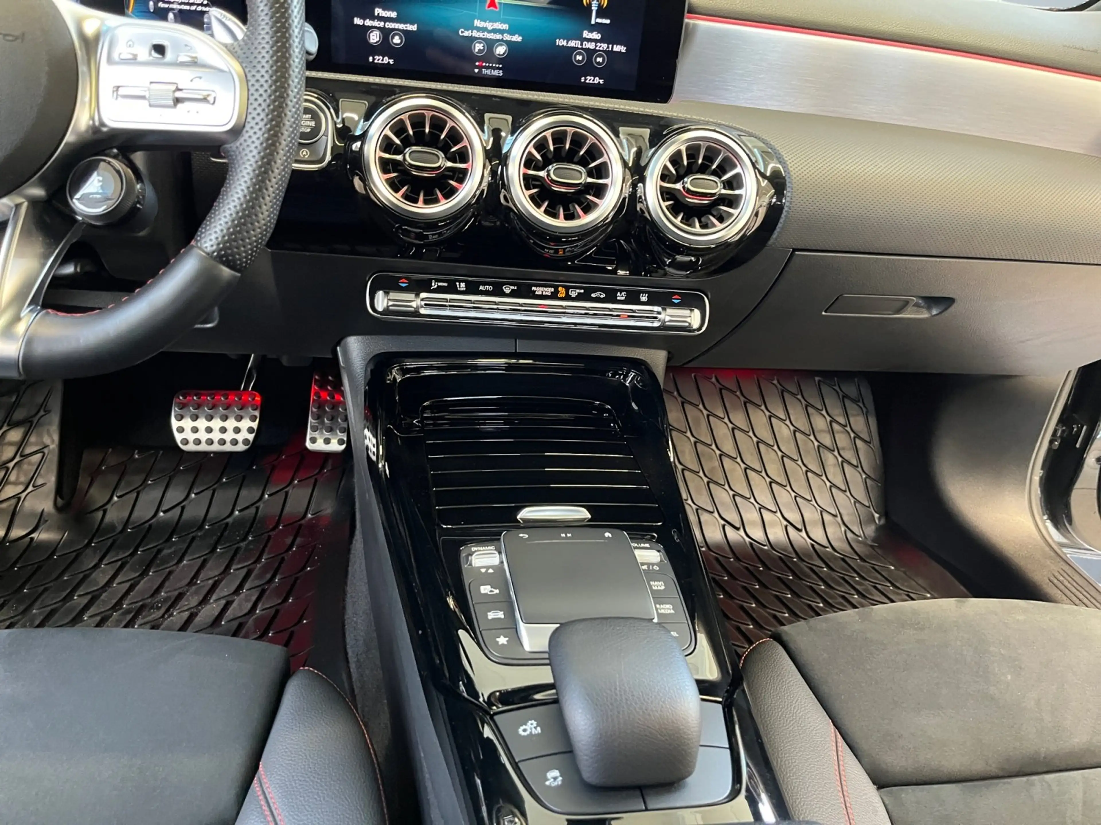 Mercedes-Benz A 35 AMG A35 AMG Aut. 4Matic+ 360°Kamera HeadUp-Display — photo 8