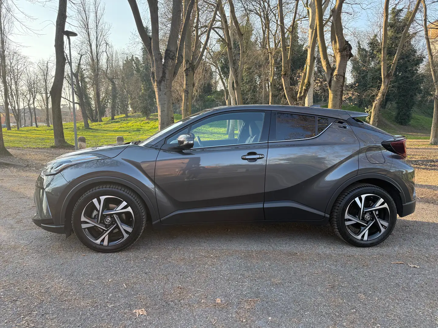 Toyota C-HR C-HR 1.8h GR Sport Black Edition e-cvt Gris - 2