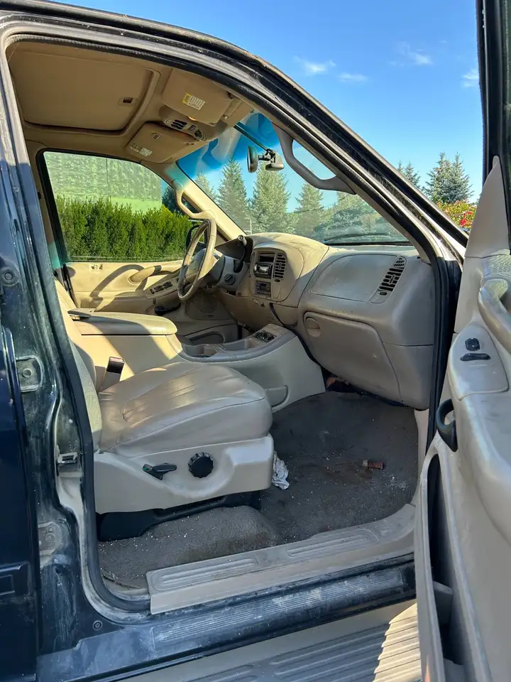 Ford Expedition снимка Ford Expedition