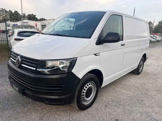 Volkswagen Transporter view 3