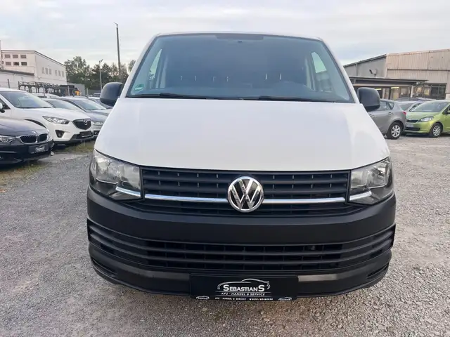 Volkswagen Transporter view 2