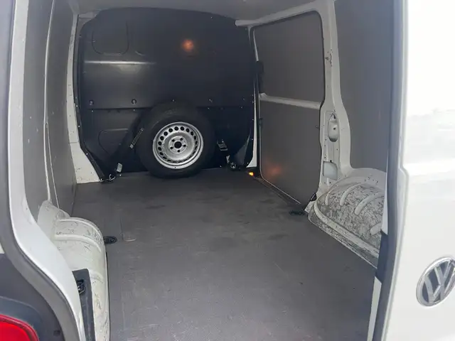Volkswagen Transporter view 7