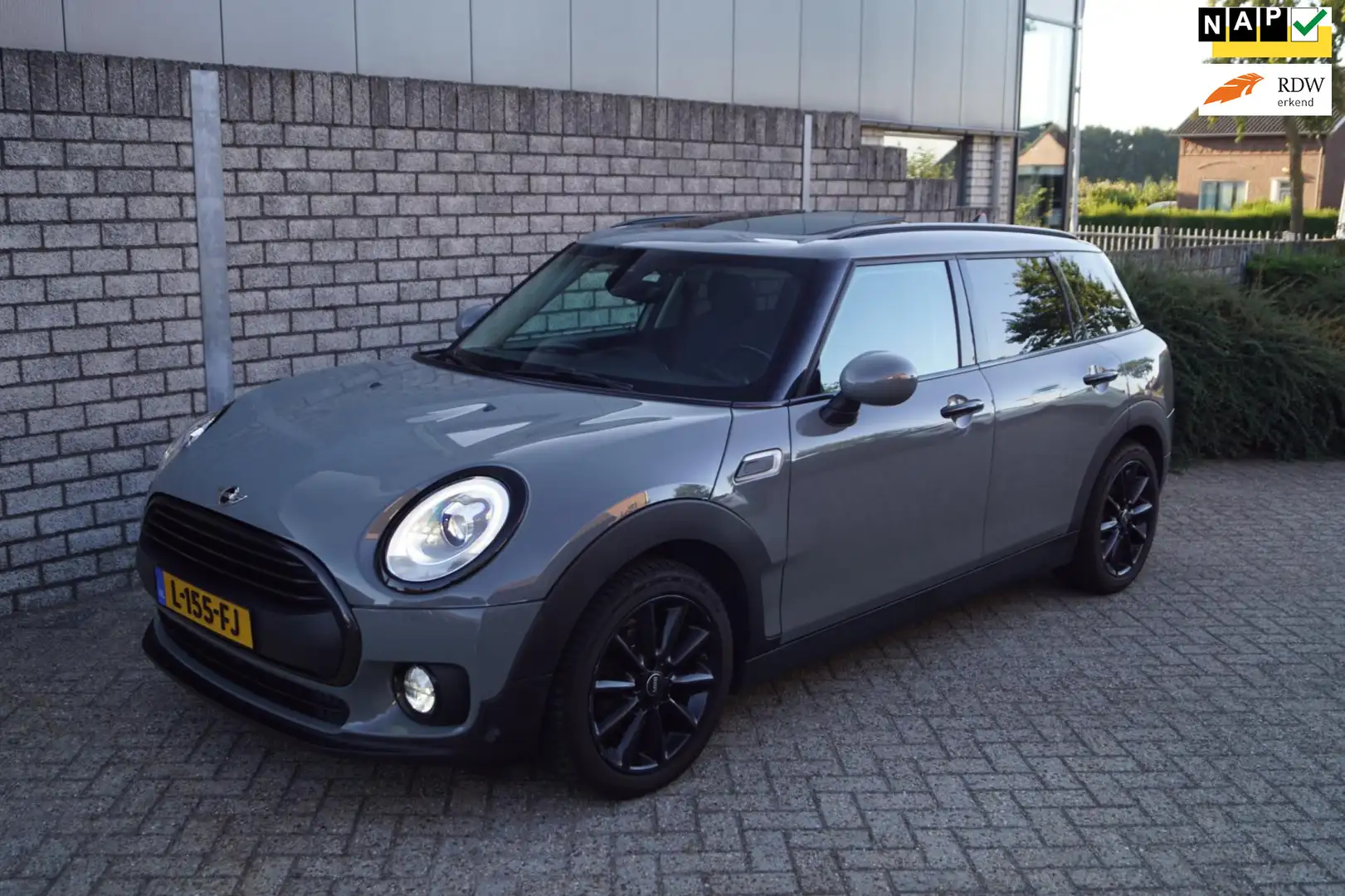 MINI One Clubman Mini 1.5 Pepper Serious Business Panodak Half Lede Gris - 1