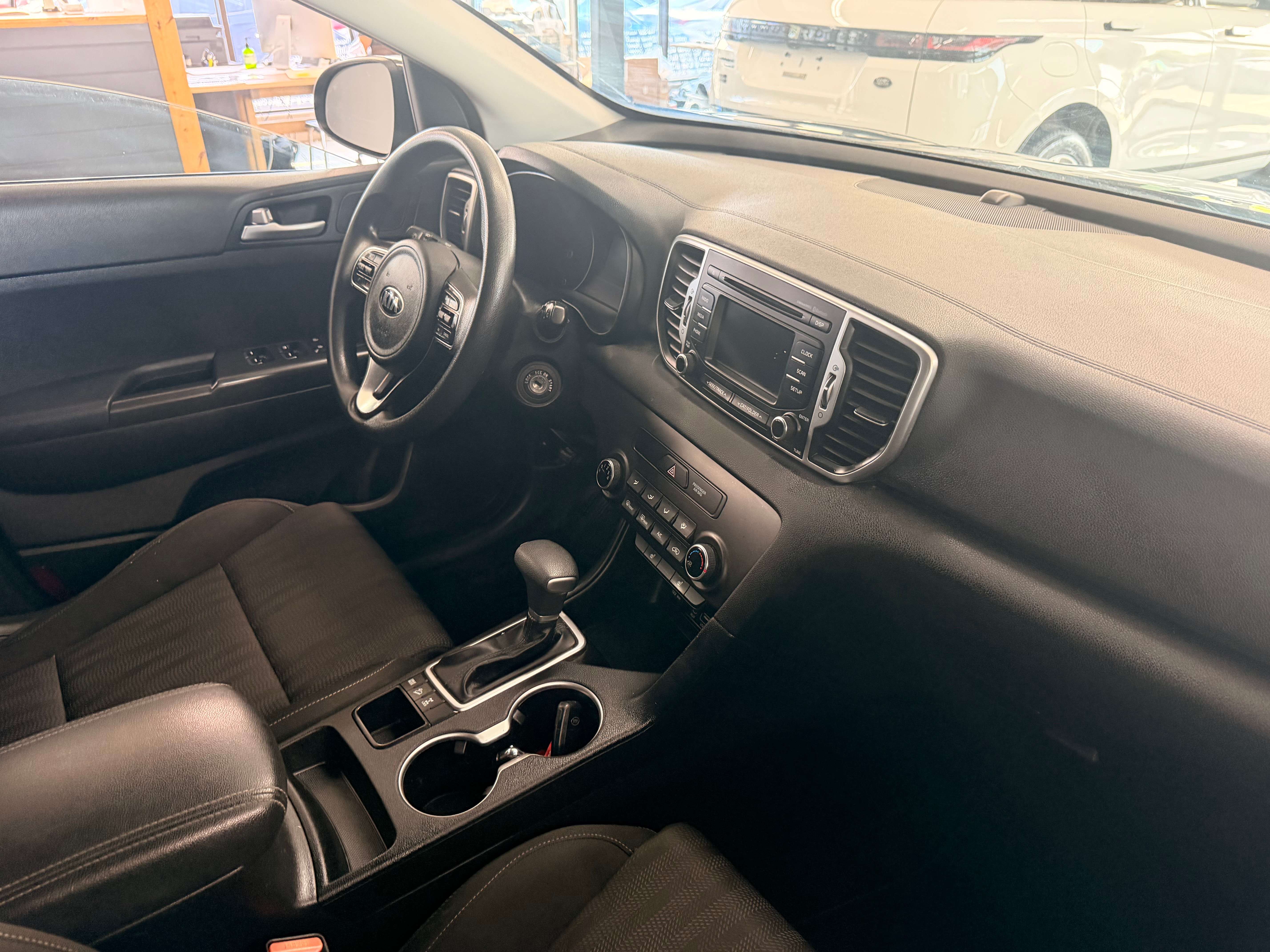2017 Kia Sportage LX - Image 10