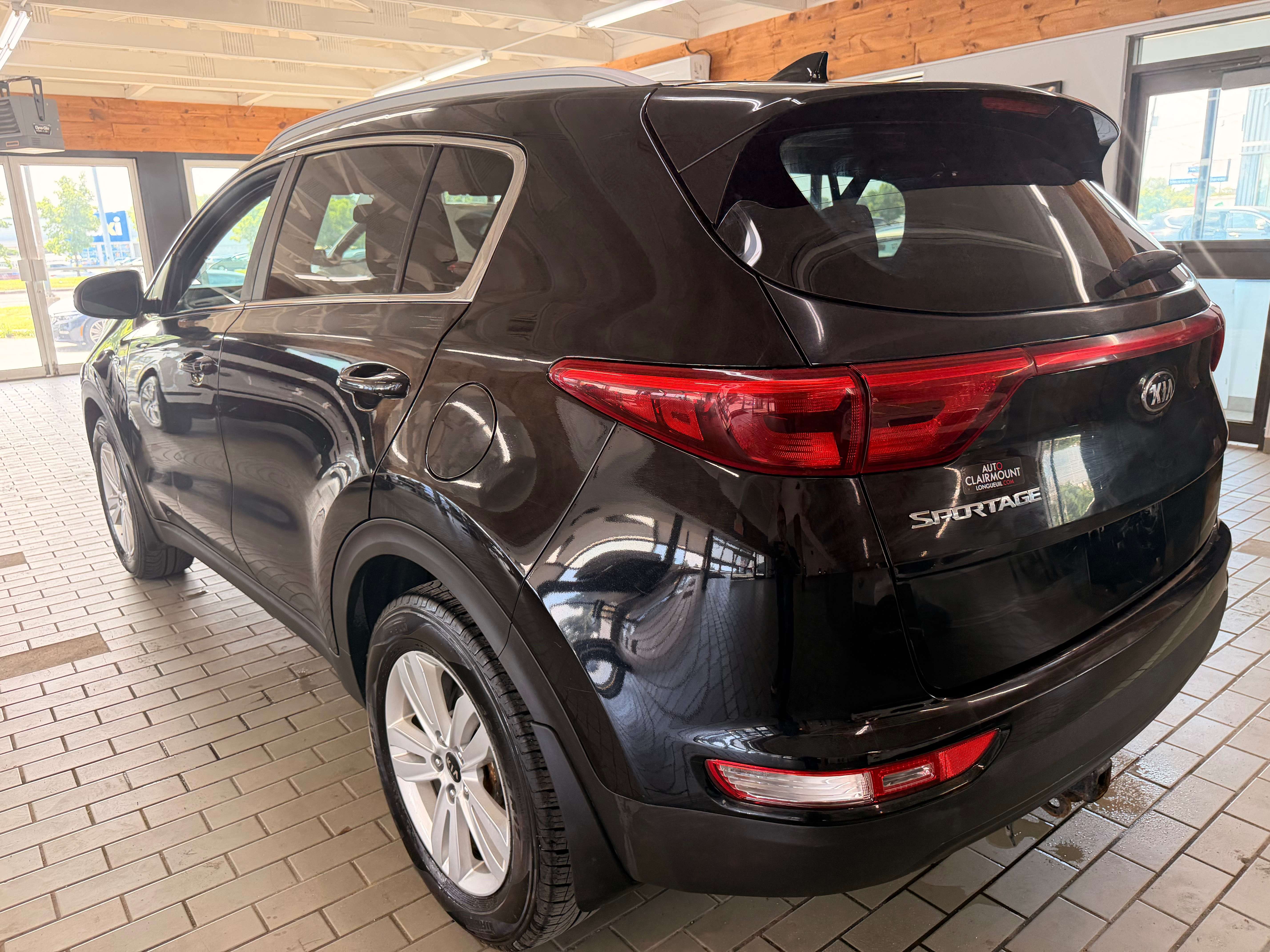 2017 Kia Sportage LX - Image 2
