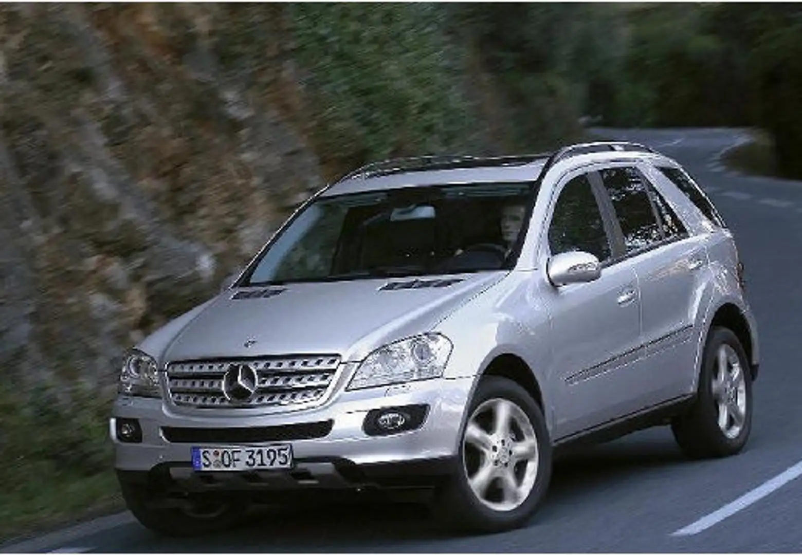 Mercedes-Benz ML 500 Aut. Noir - 2