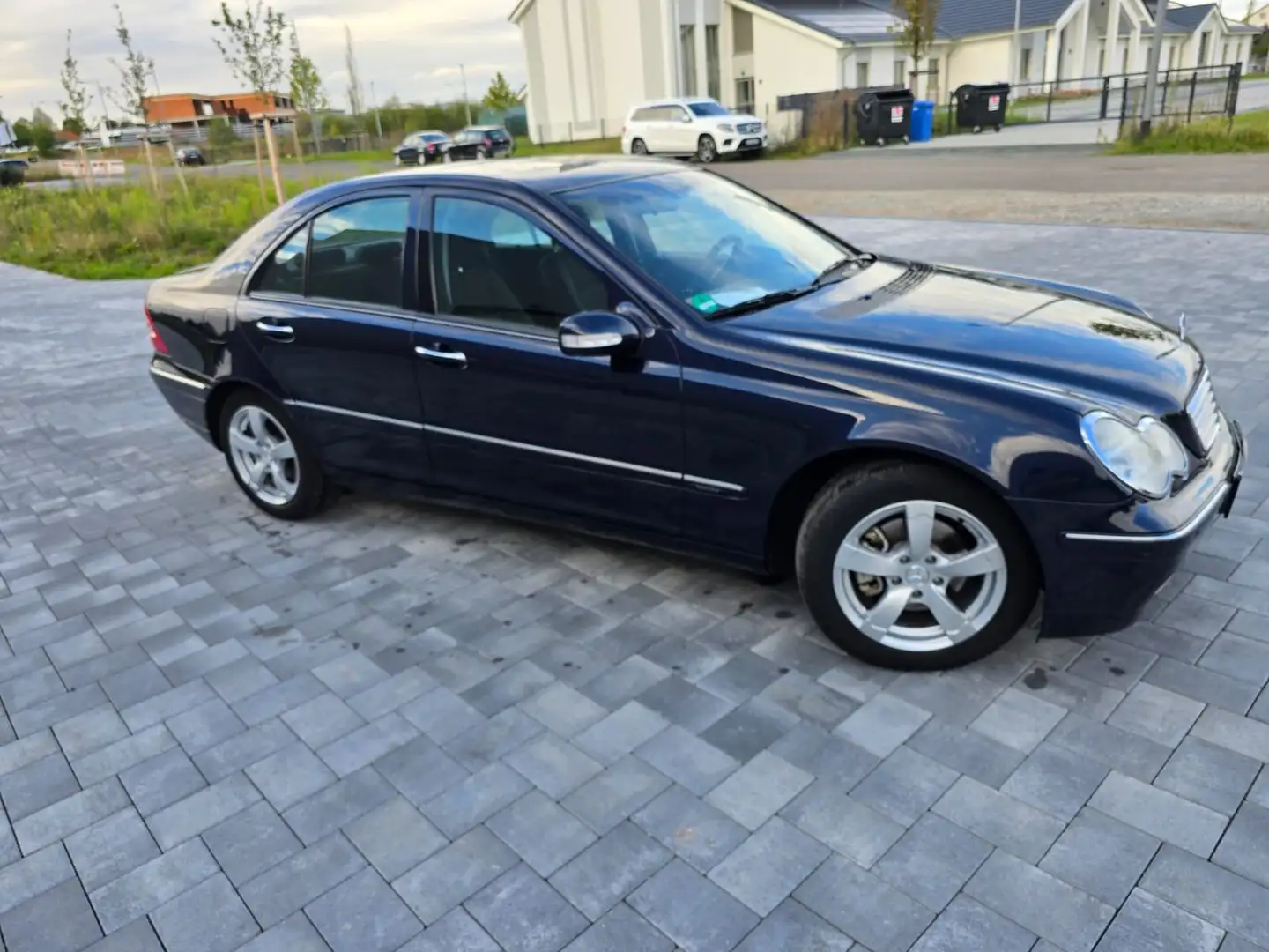 Mercedes-Benz C 180 C-Klasse Elegance Blau - 1