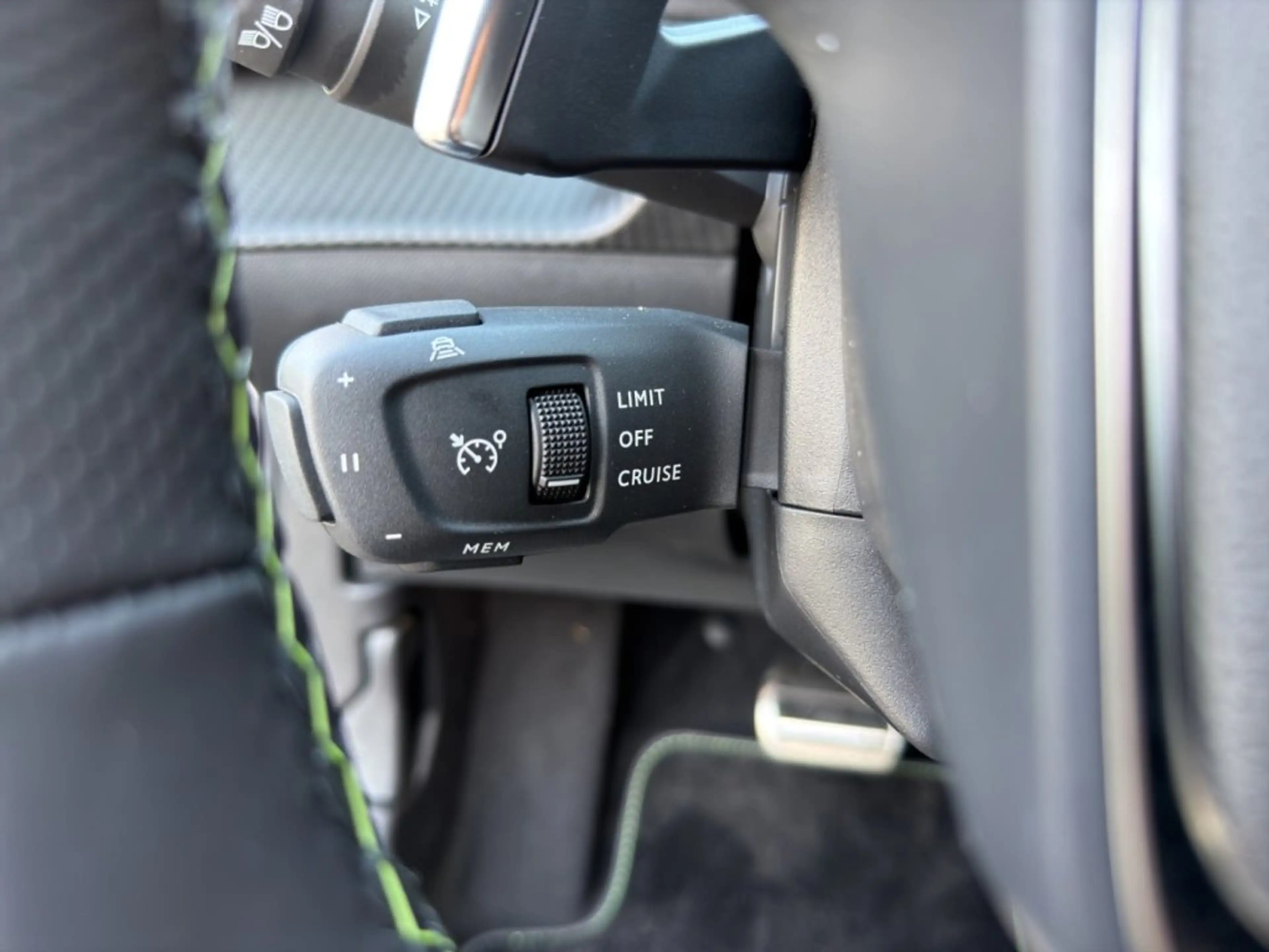 Peugeot 2008 GT Benzin 130 EAT8 — photo 13
