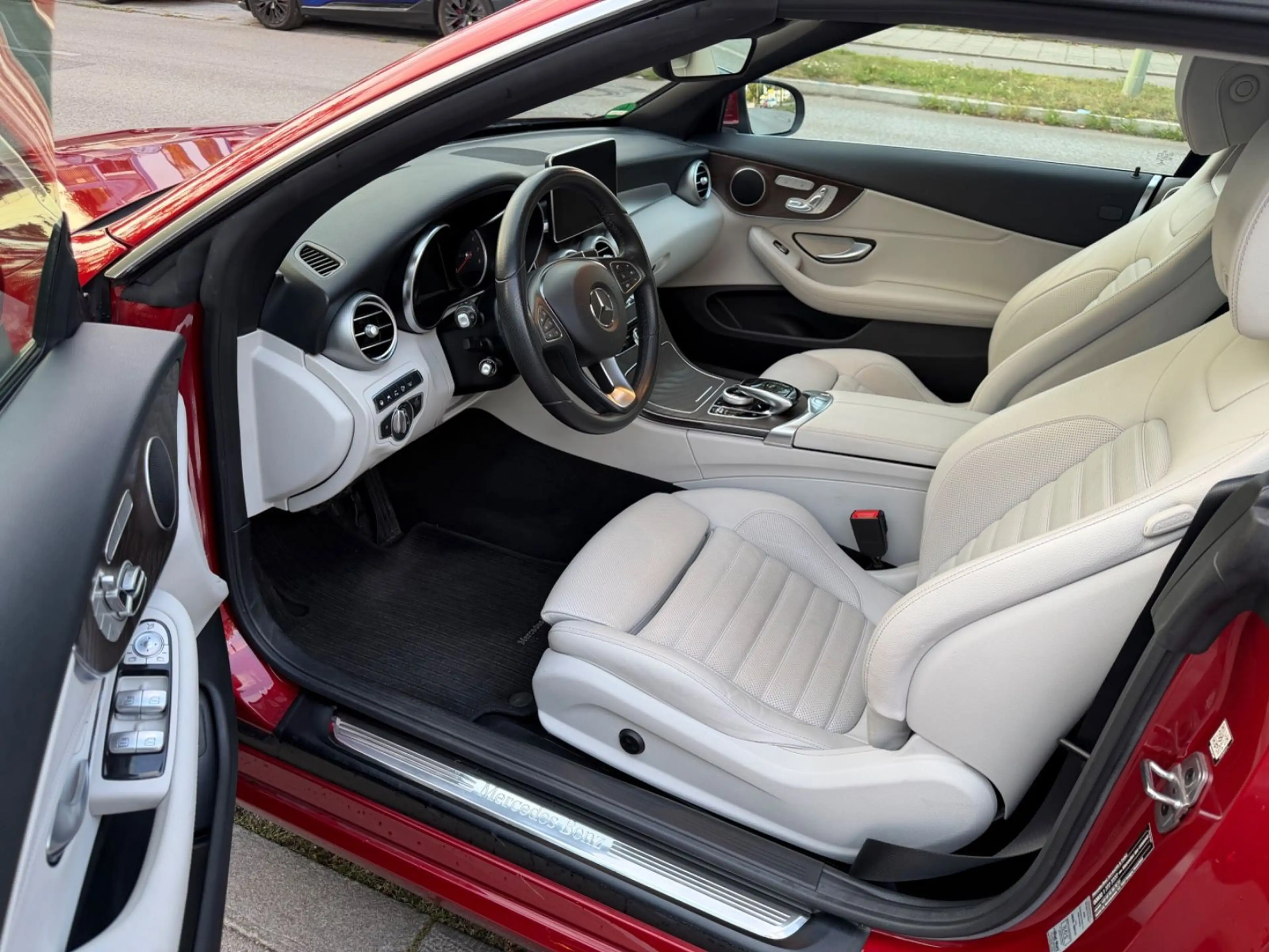 Mercedes-Benz C 300 C Cabrio Head up.Kamera 360.Distronic. — photo 12