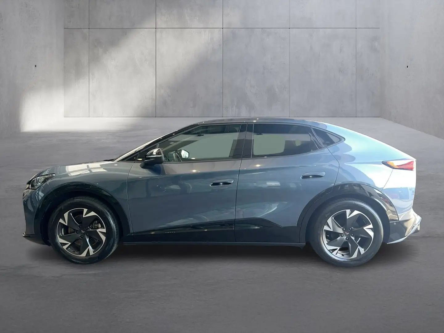 CUPRA Tavascan 210kW/286PS Blau - 2
