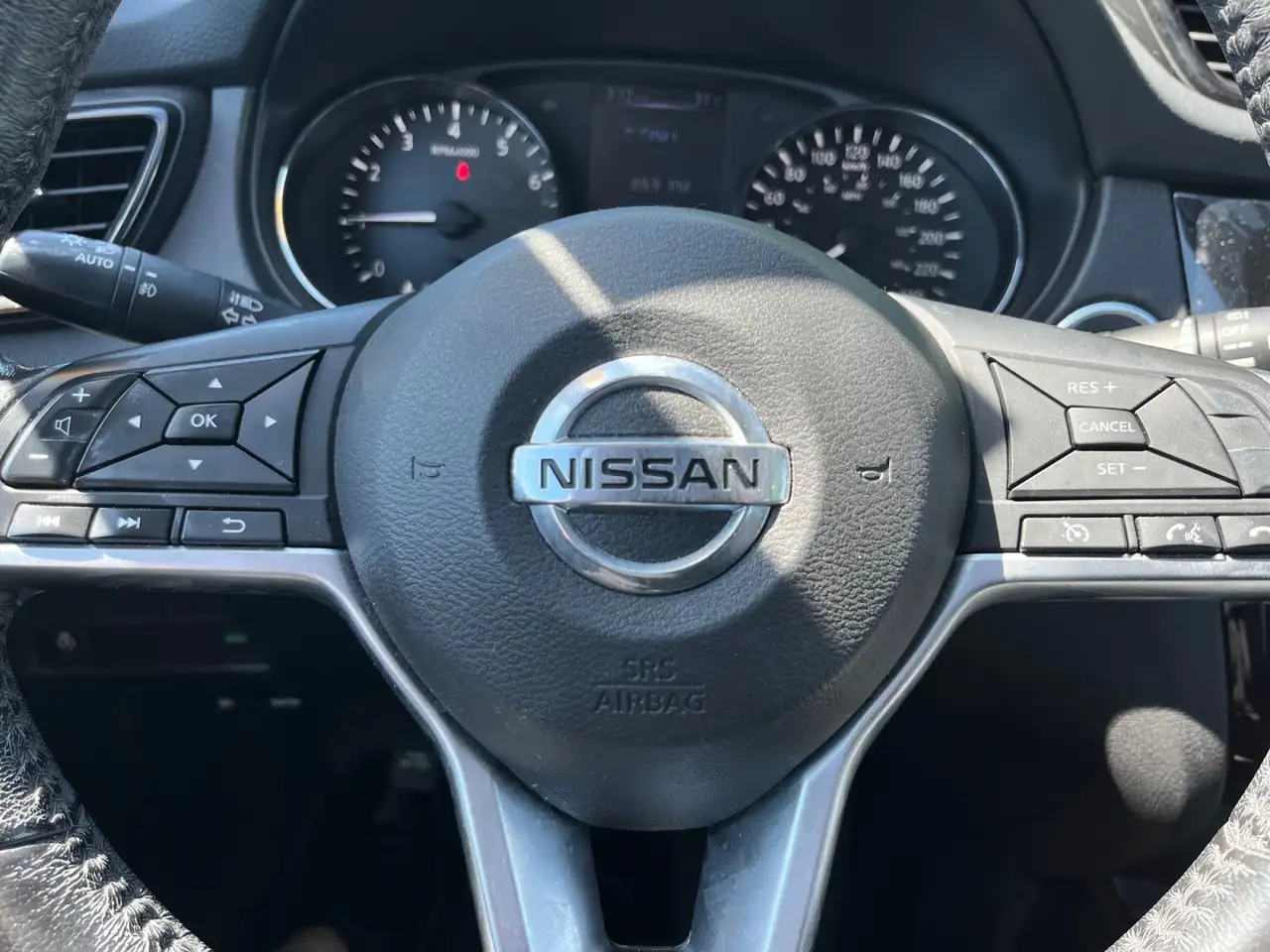 Nissan Qashqai снимка Nissan Qashqai