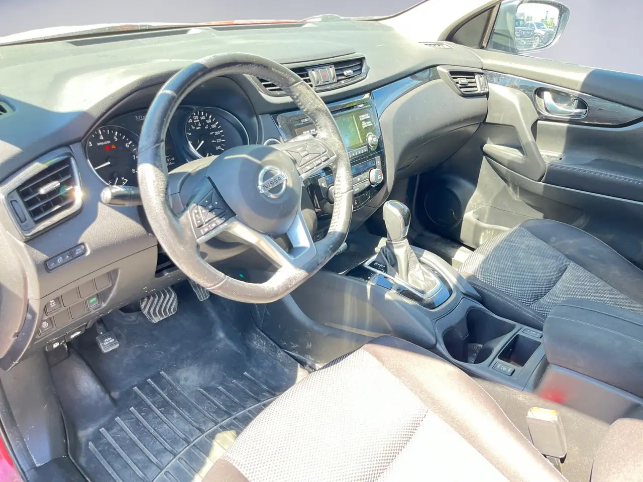 Nissan Qashqai снимка Nissan Qashqai