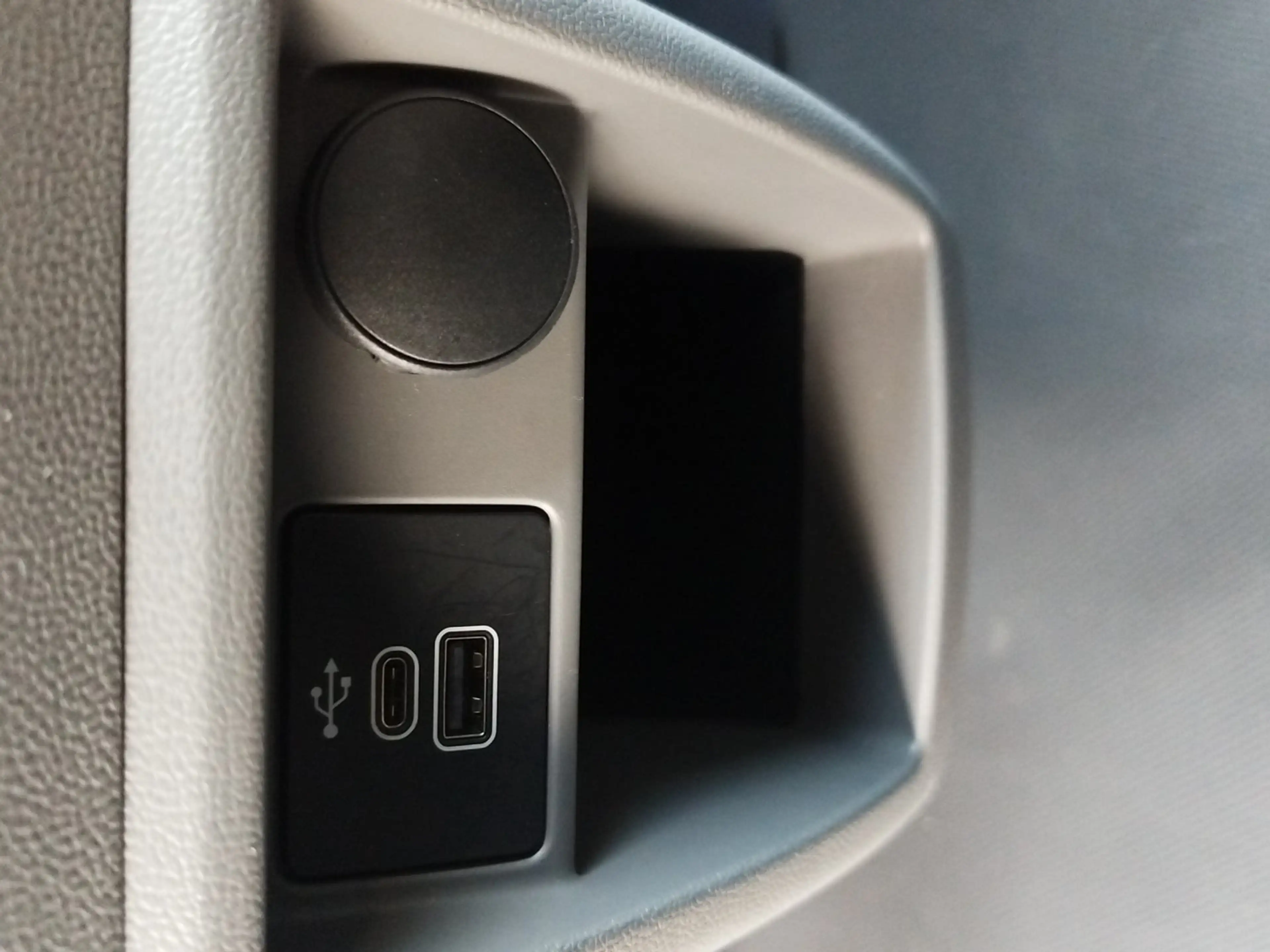 Volkswagen Transporter Kombi TDI — photo 14