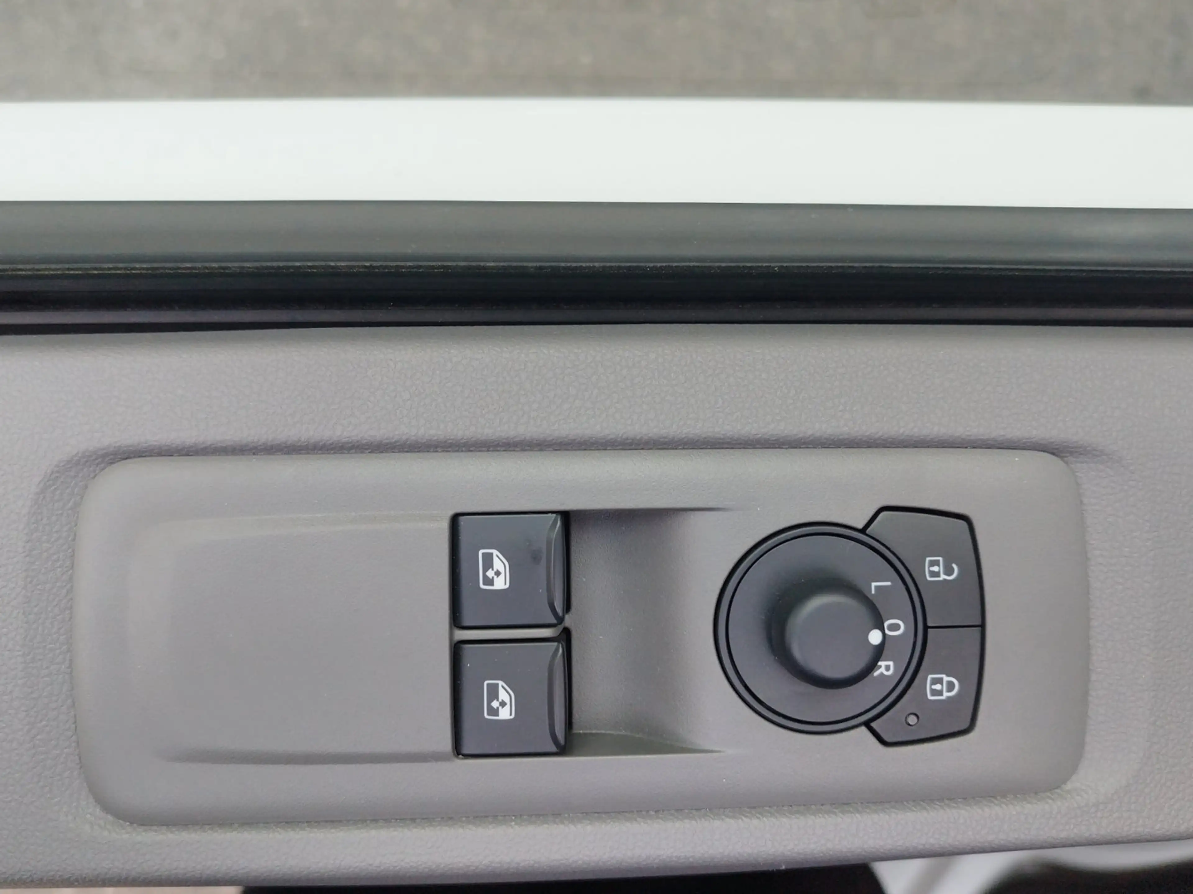 Volkswagen Transporter Kombi TDI — photo 8