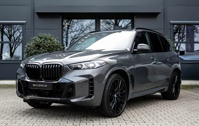 BMW X5 xDrive50e Launch Edition