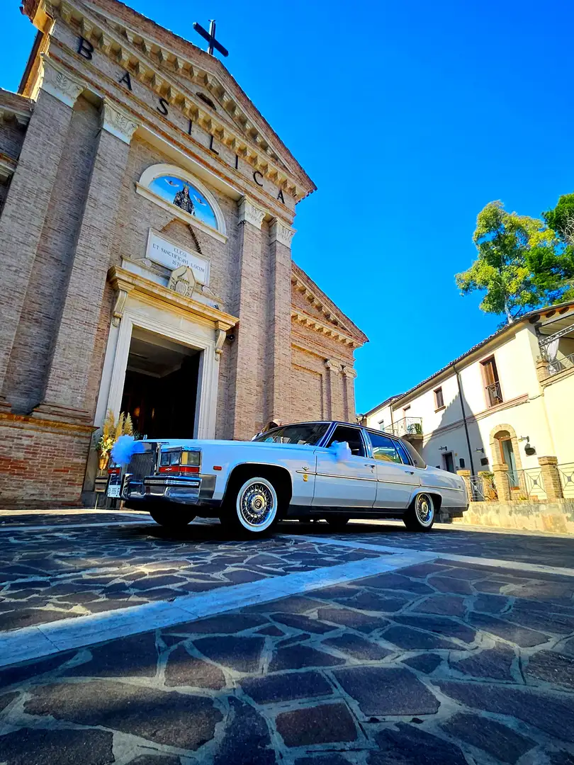 Cadillac Brougham 5.0 Weiß - 2