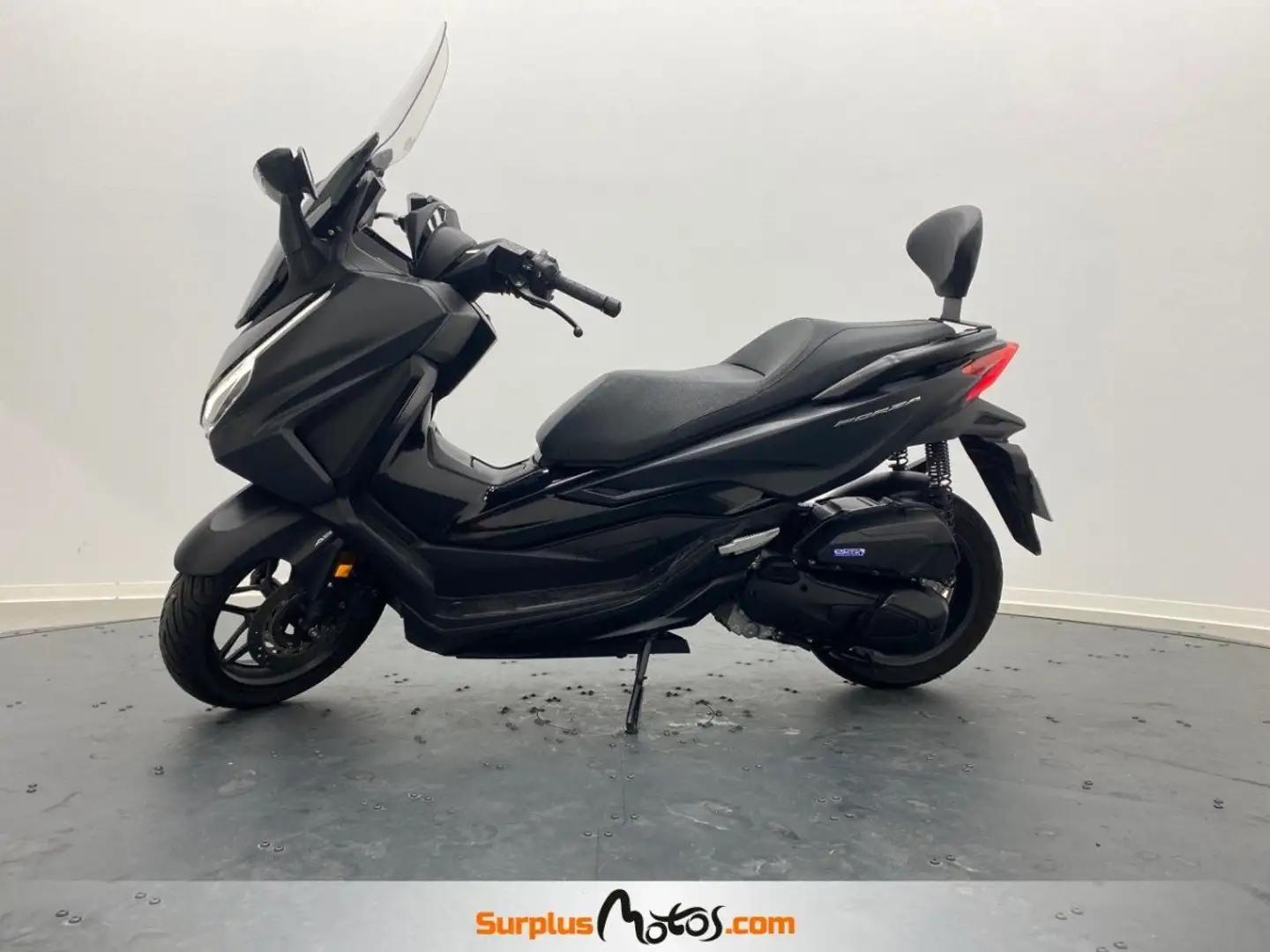 Honda NSS Noir - 2