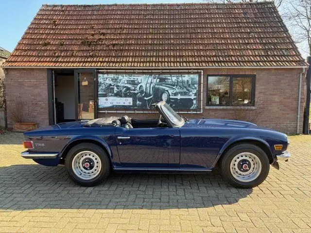 Triumph TR6 Royal Blue, 1975