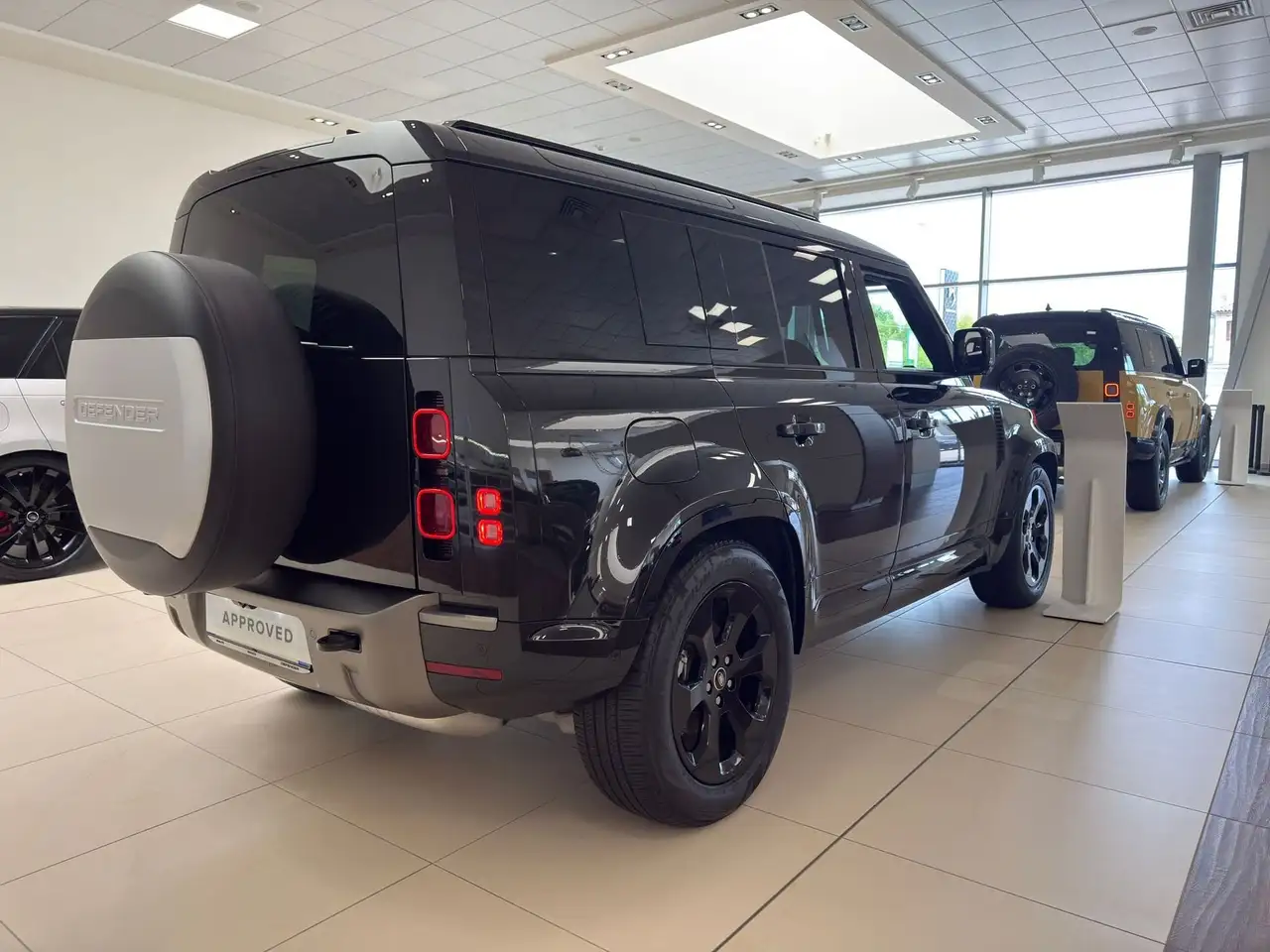 Land Rover Defender D200 AWD Auto 110 X-Dynamic SE, миниатюра 7