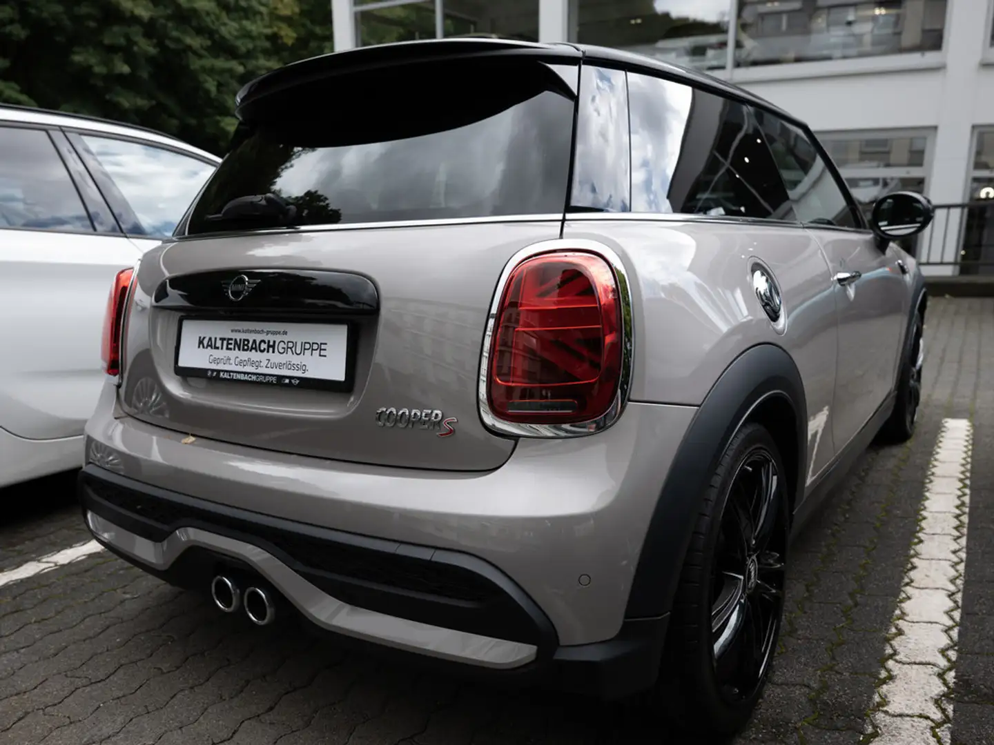 MINI Cooper S Classic Trim FACEL. HUD LED ACC NAVI Gris - 2