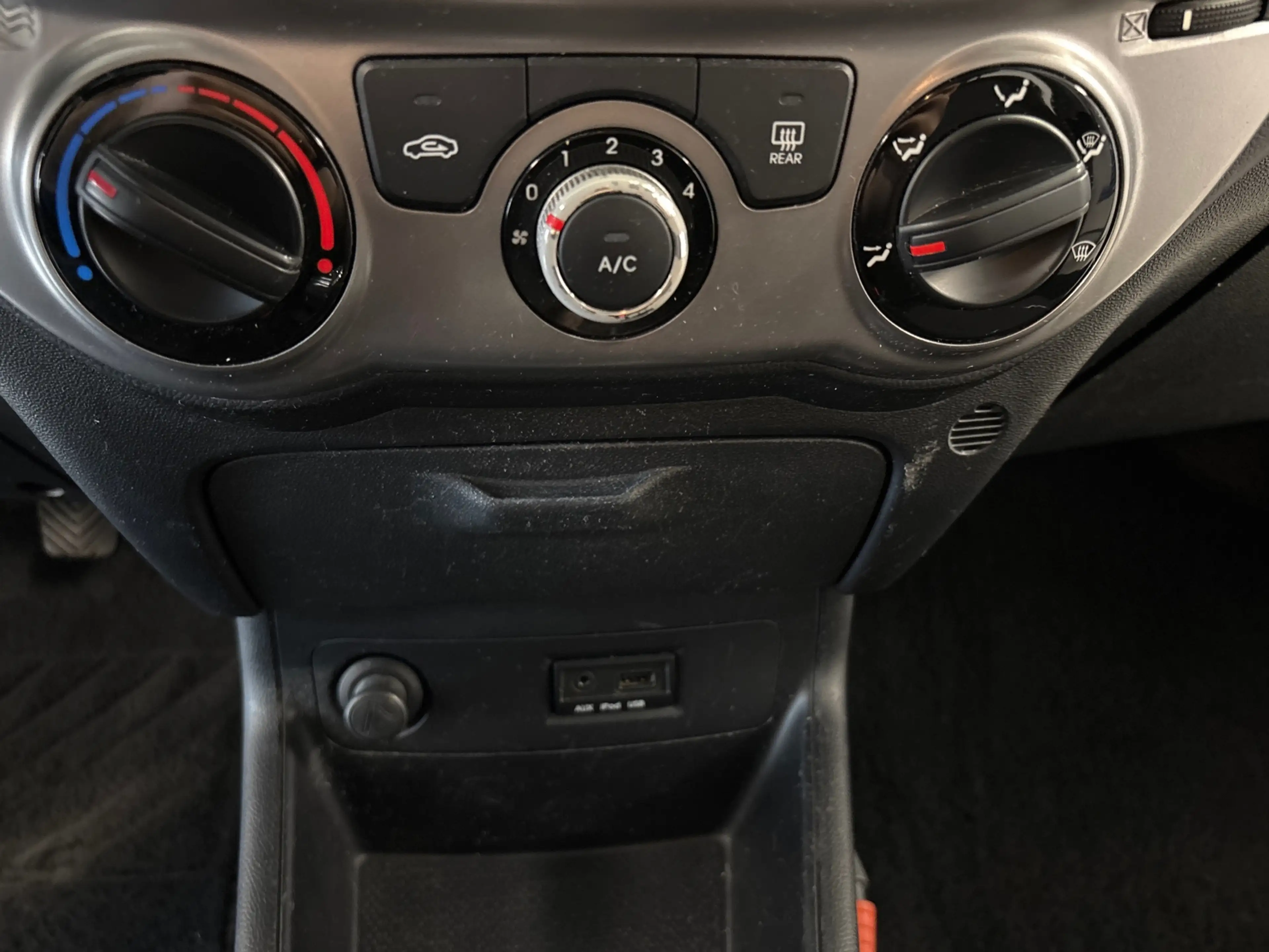 Hyundai i20 1.2i Go Business — photo 14