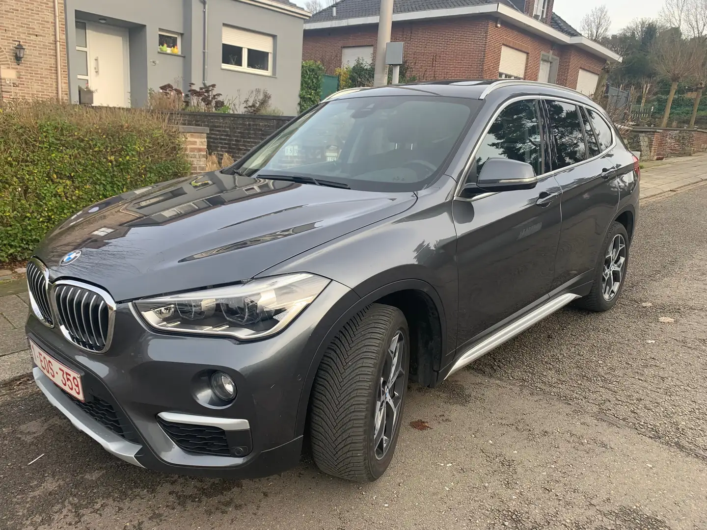BMW X1 X1 1.5i sDrive18 OPF (EU6d-TEMP) - XLine Grijs - 1