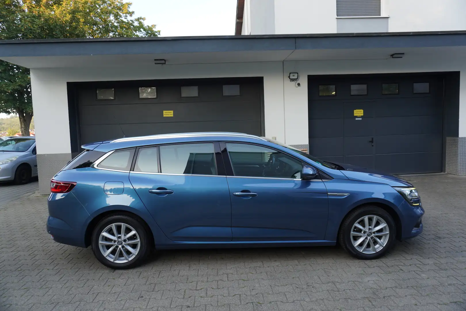 Renault Megane 1.2 TCe Intens tLEDER+NAVI+KAMERA+ALU+6Gang+EURO6 Blau - 2