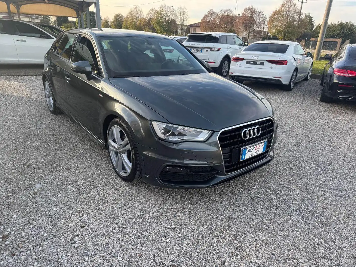 Audi A3 Sportback 1.6  TDI  clean diesel S tronic S-LINE Gris - 2